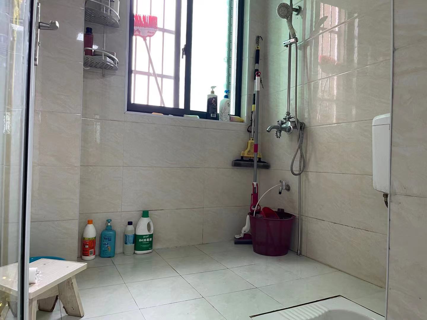 锦绣欣城  3室2厅2卫    79.8万 锦绣欣城  3室2厅2卫    79.8万客厅