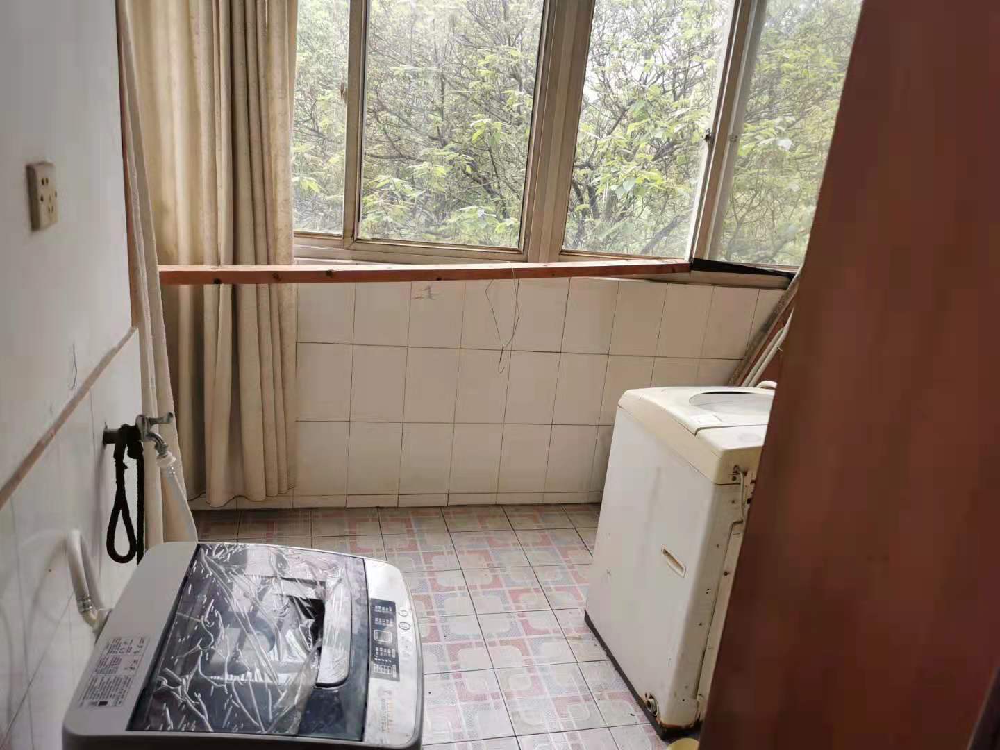 紫东小区红旗中路19号 3室2厅1卫 1000.0元/月 紫东小区红旗中路19号 3室2厅1卫 1000.0元/月室内图