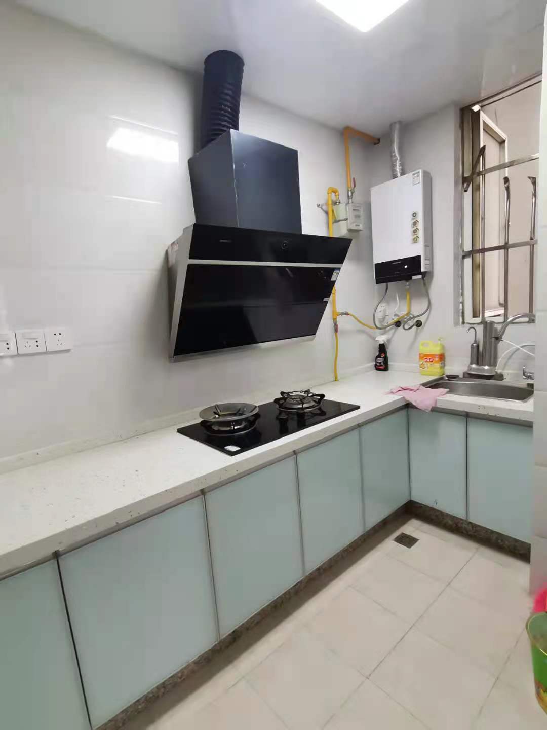 二江花园  2室1厅1卫    1800.0元/月 二江花园  2室1厅1卫    1800.0元/月室内图