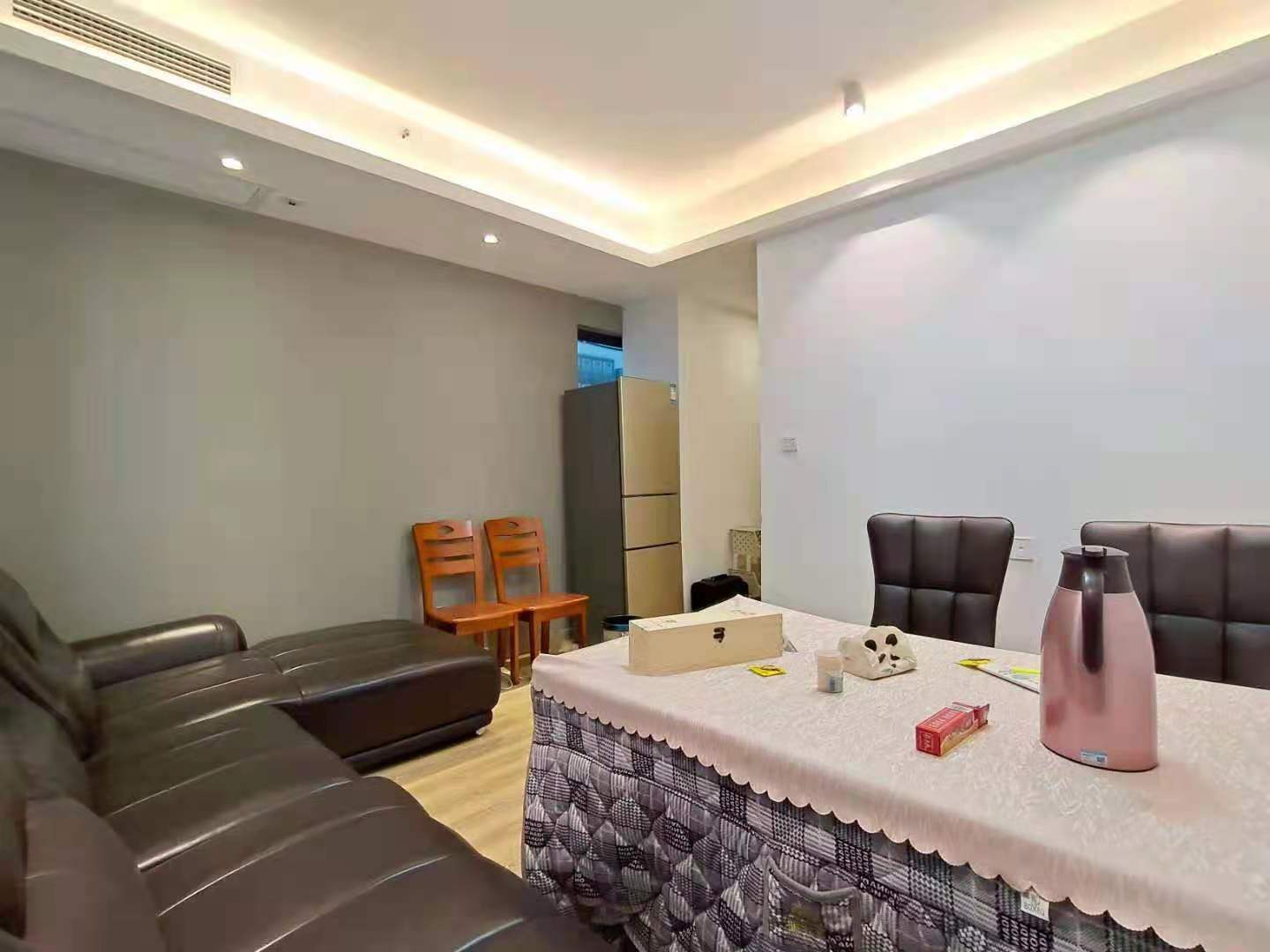 崇盛国际中心(柏石公寓)  2室1厅1卫    1800.0元/月 崇盛国际中心(柏石公寓)  2室1厅1卫    1800.0元/月室内图