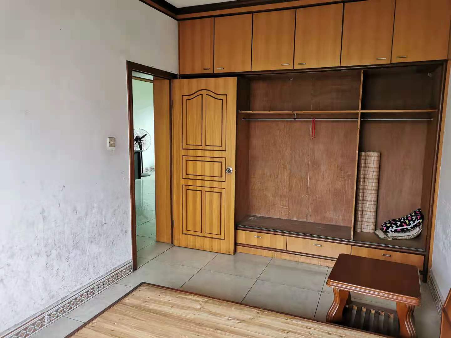 紫东小区红旗中路19号 3室2厅1卫 1000.0元/月 紫东小区红旗中路19号 3室2厅1卫 1000.0元/月室内图