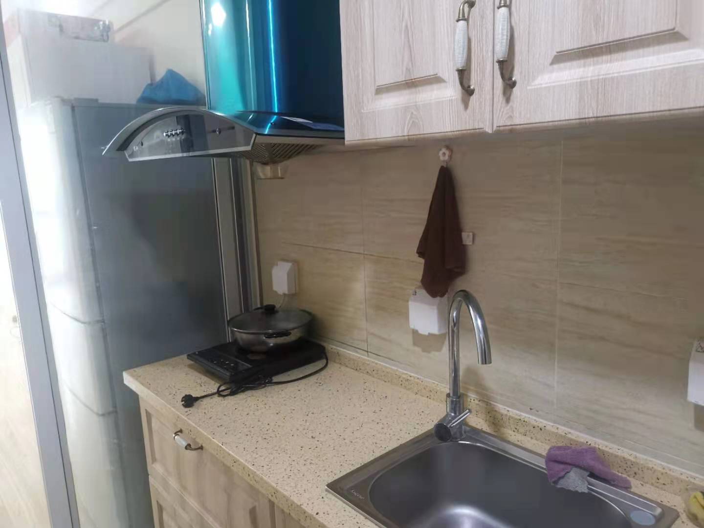 南湖国际4期 1室1厅1卫 1800.00元/月 南湖国际4期 1室1厅1卫 1800.00元/月室内图