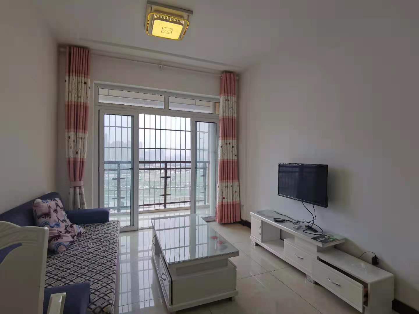 南湖尚景  1室1厅1卫    1900.0元/月 南湖尚景  1室1厅1卫    1900.0元/月室内图1