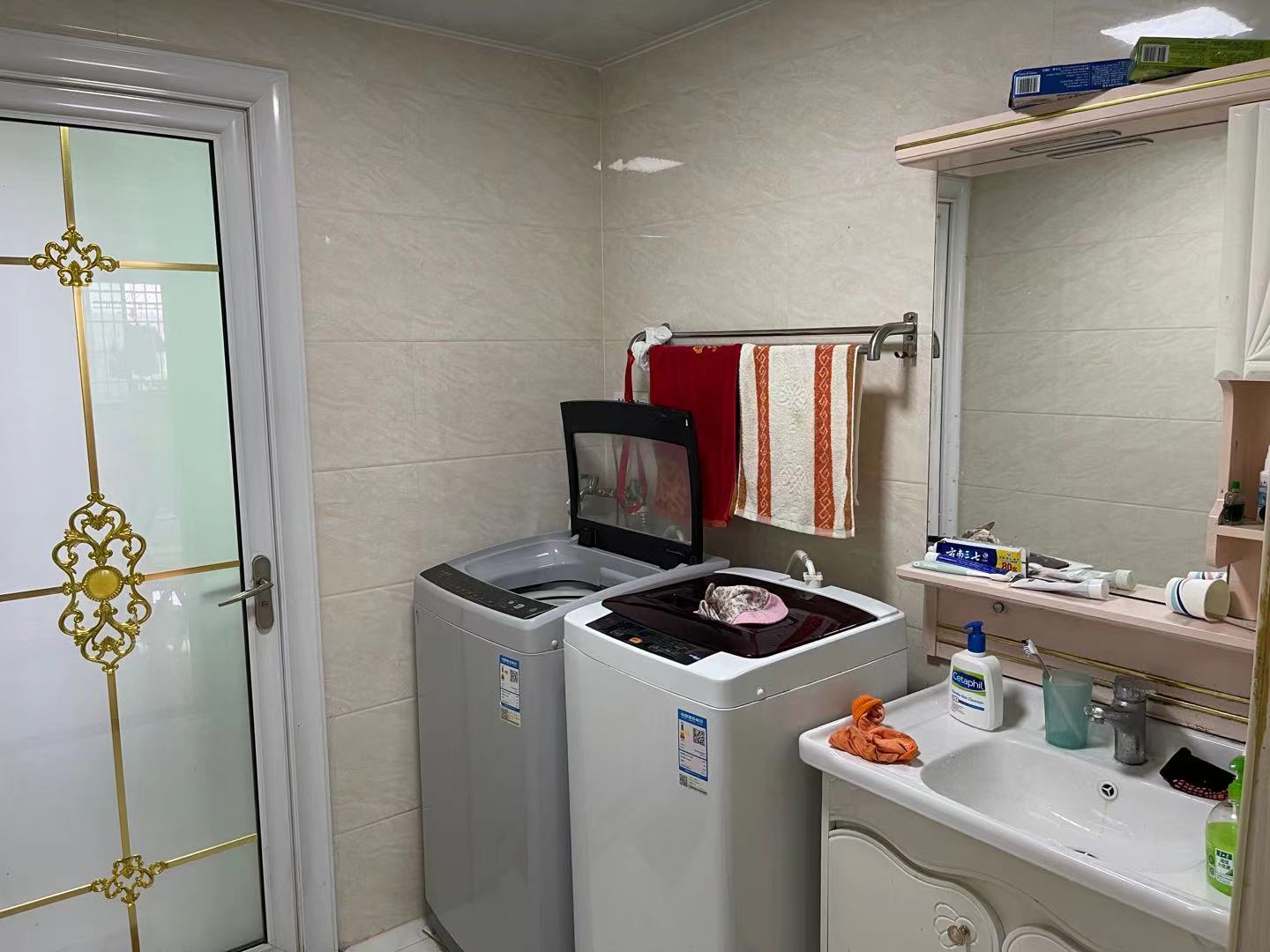 锦绣欣城  3室2厅2卫    79.8万客厅