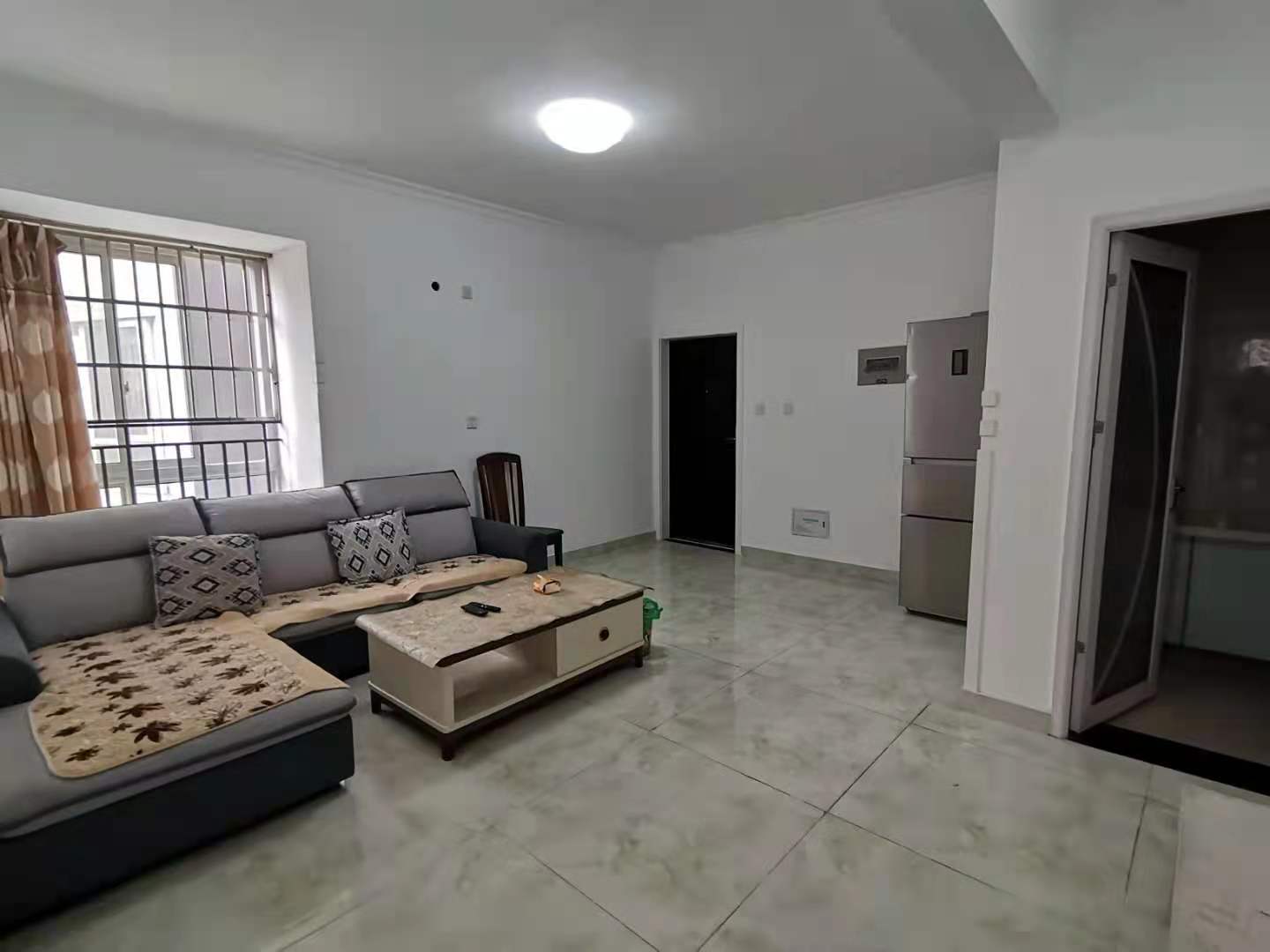 二江花园  2室1厅1卫    1800.0元/月 二江花园  2室1厅1卫    1800.0元/月室内图