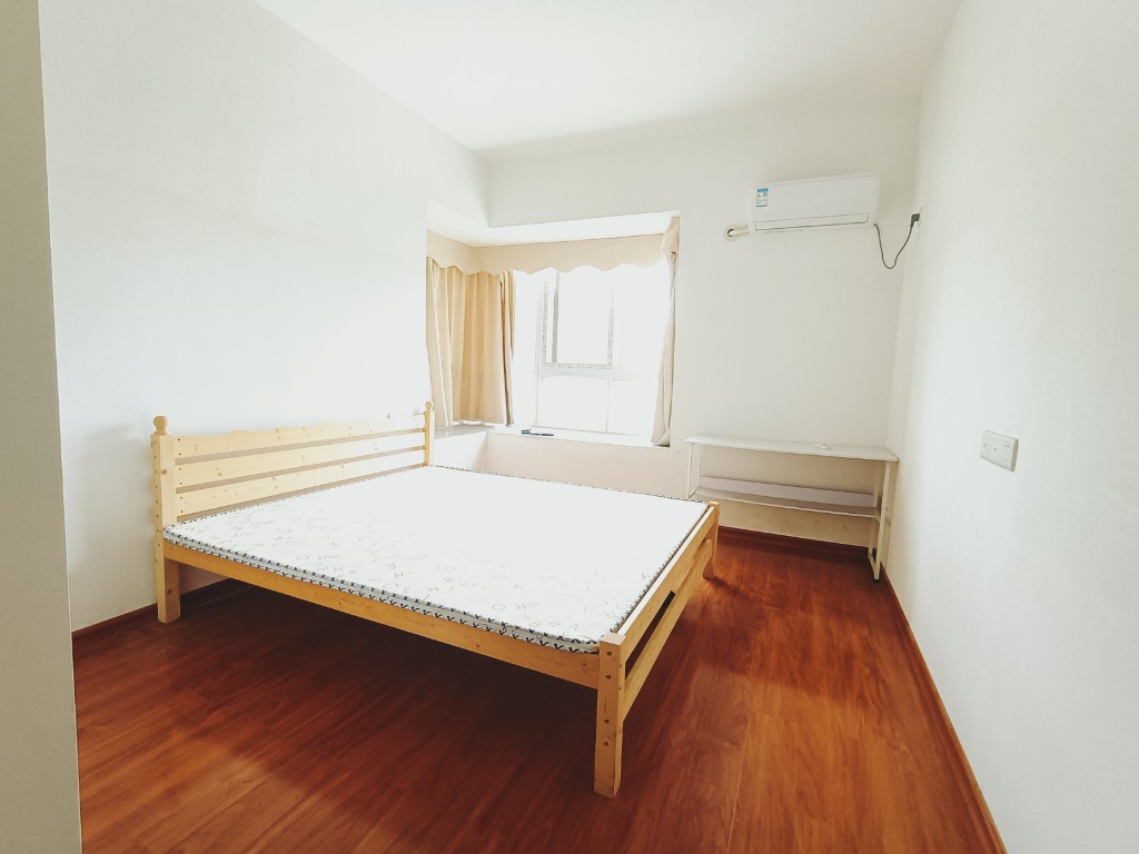 学府花园（文苑瑞景）  2室2厅1卫   65.00万客厅