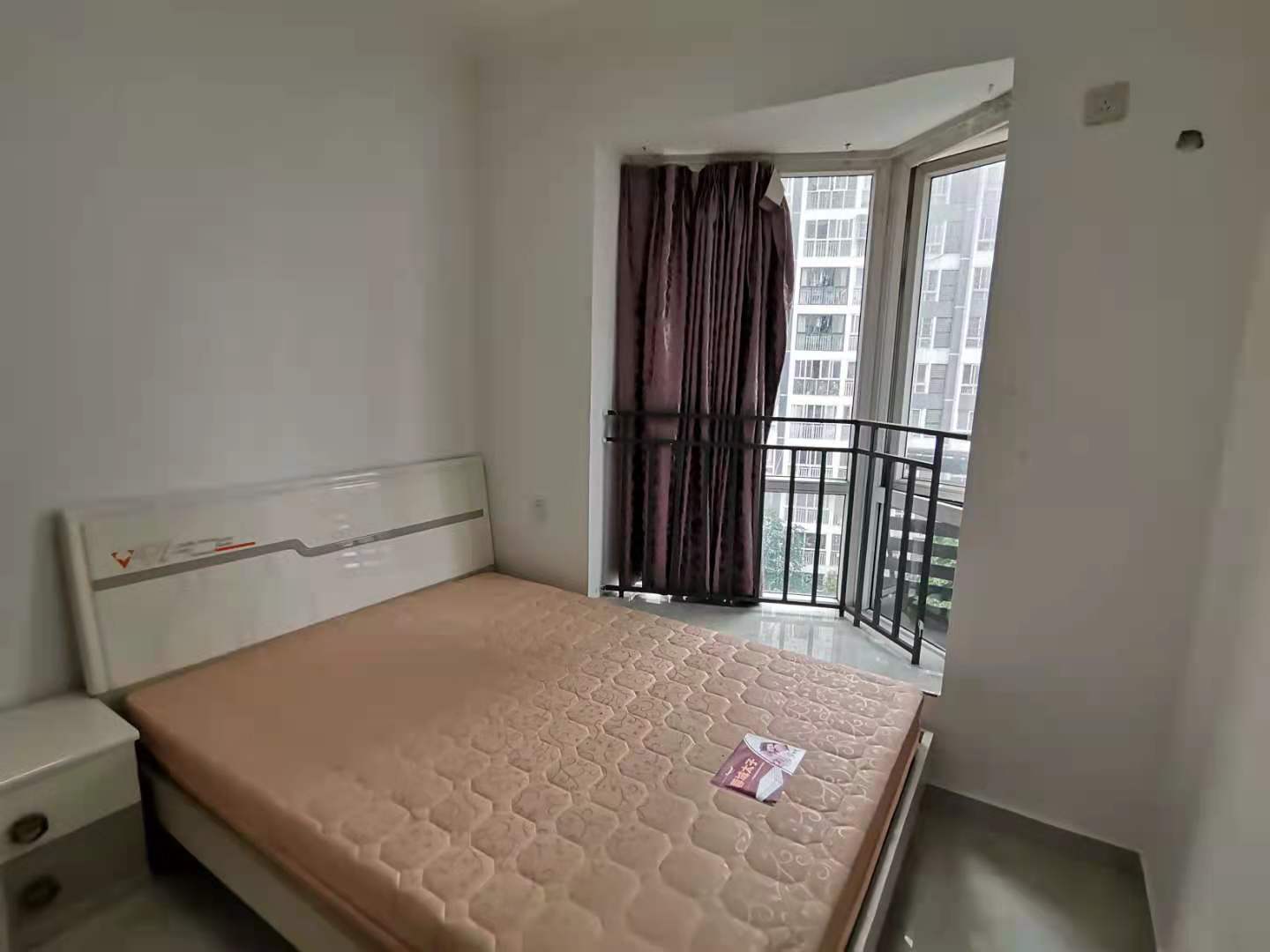 二江花园  2室1厅1卫    1800.0元/月 二江花园  2室1厅1卫    1800.0元/月室内图