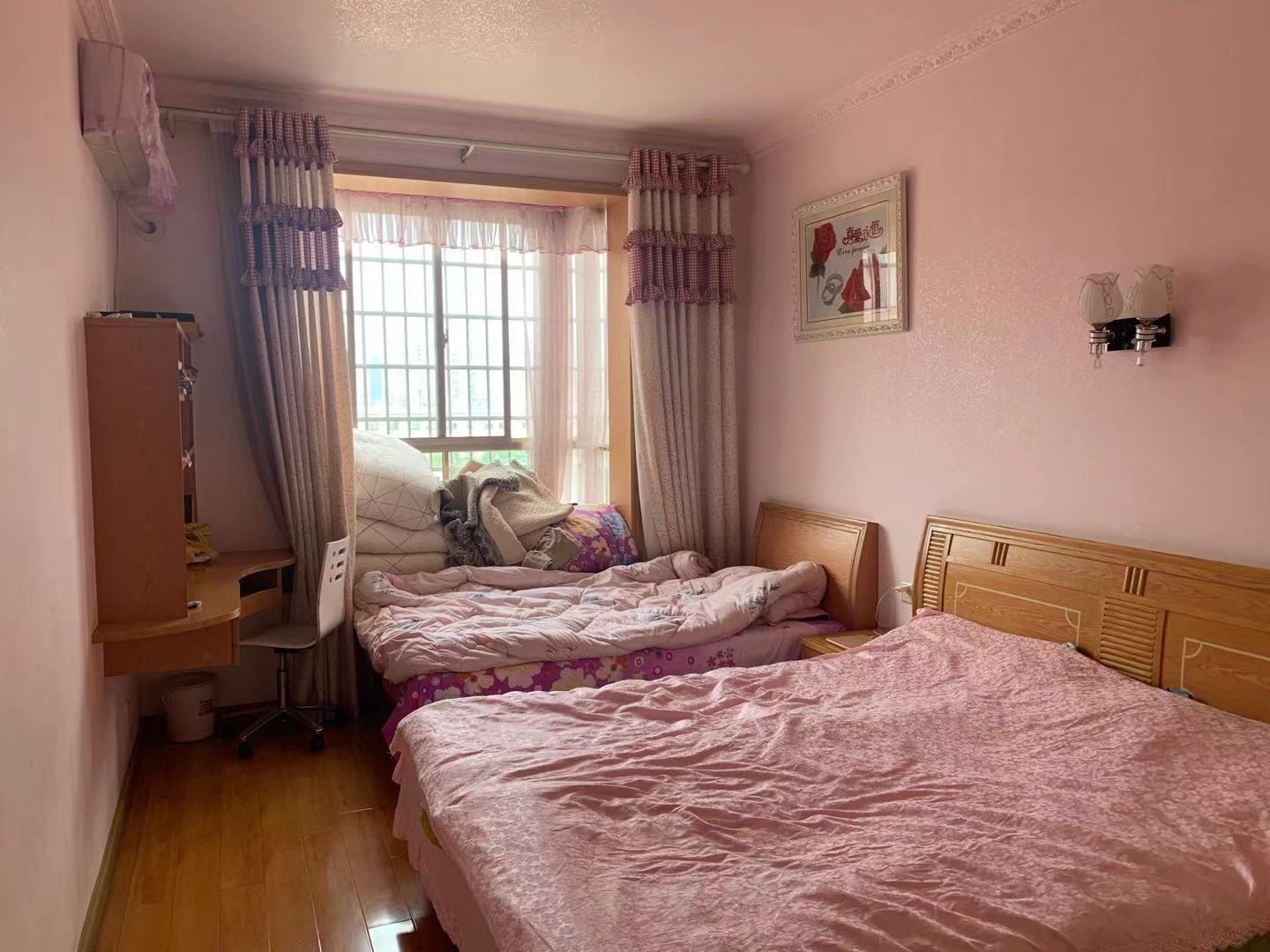 信步闲庭  2室2厅2卫    56.0万 信步闲庭  2室2厅2卫    56.0万客厅