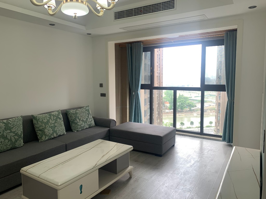 南湖世纪 3室2厅2卫 2500.0元/月 南湖世纪 3室2厅2卫 2500.0元/月室内图