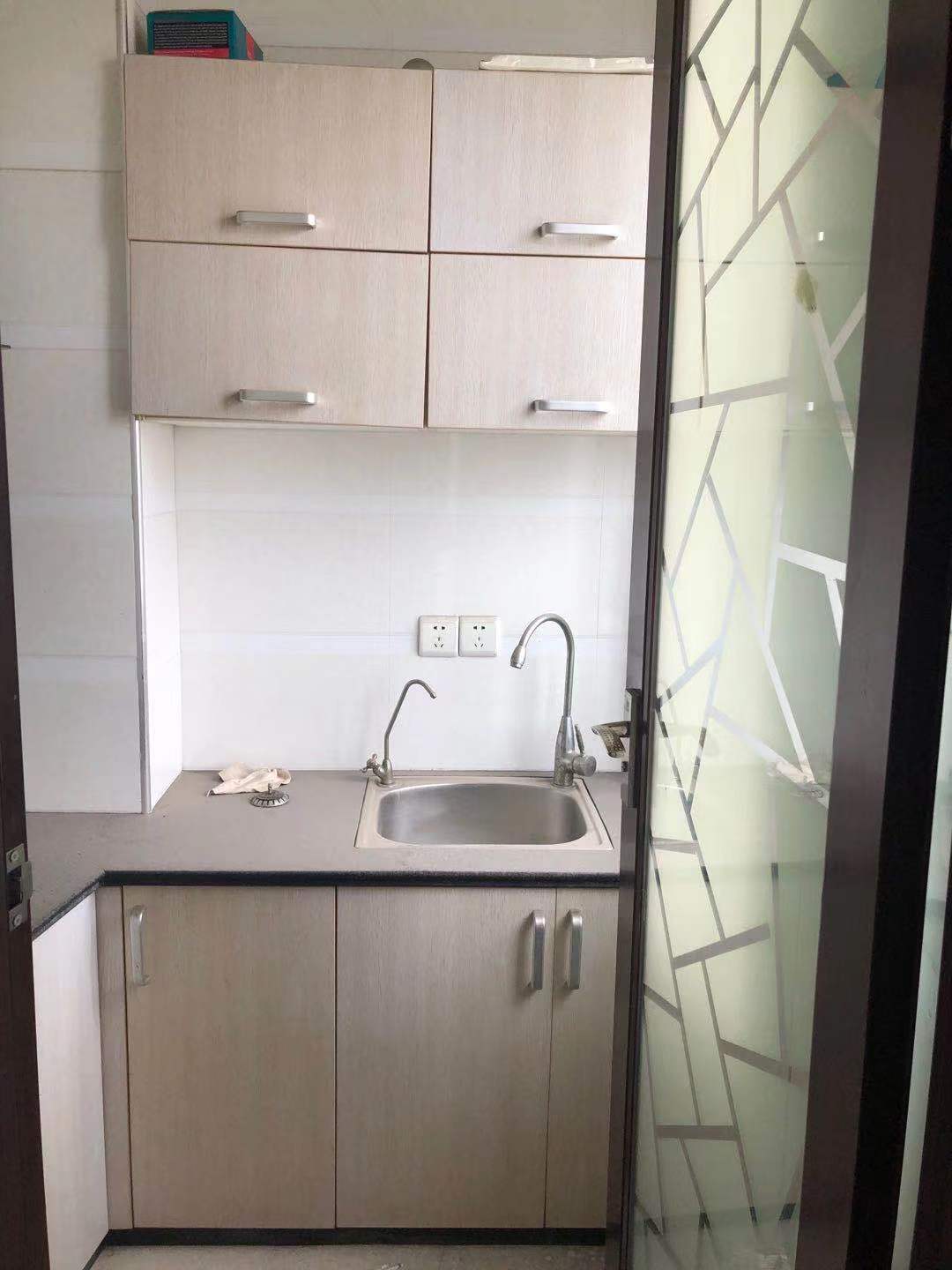 丹枫国际  1室1厅1卫    23.8万 丹枫国际  1室1厅1卫    23.8万厨房