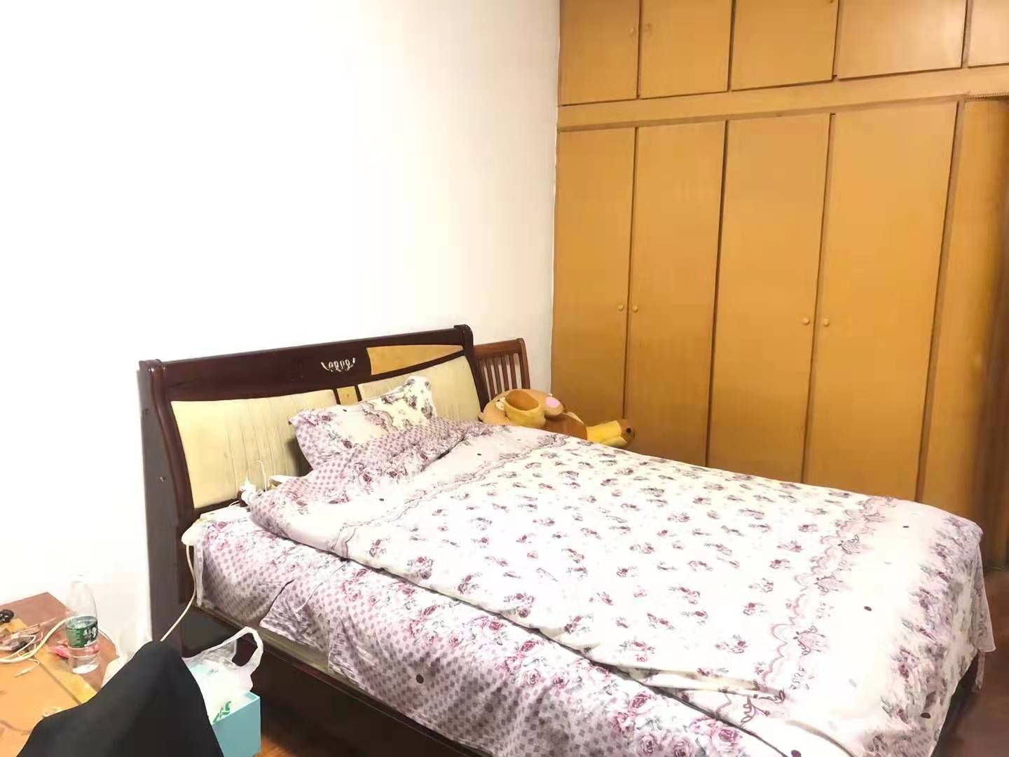 红旗村  2室2厅1卫   29.80万客厅