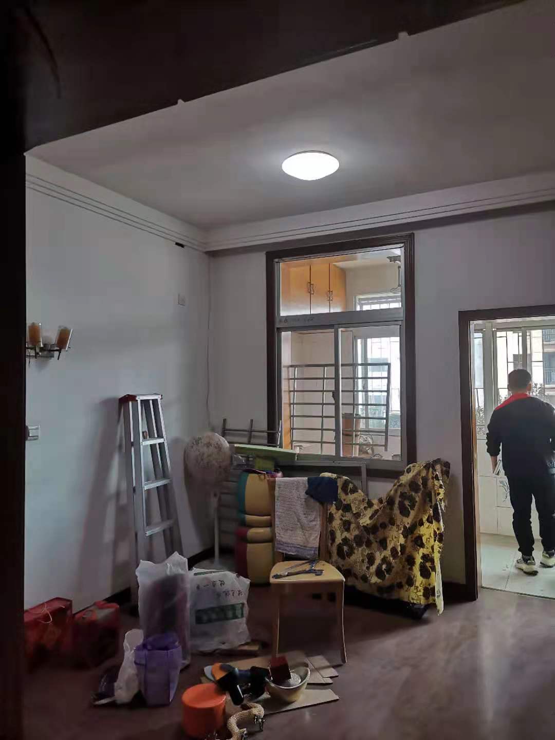 电力局家属楼  3室2厅2卫    128.0万 电力局家属楼  3室2厅2卫    128.0万客厅