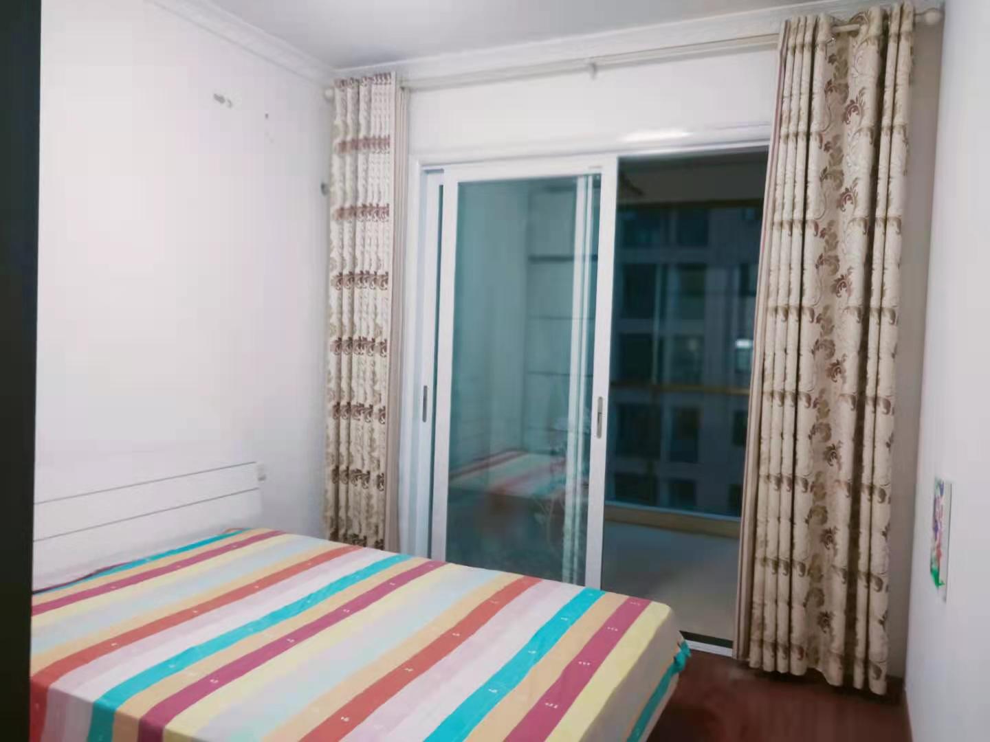 万豪城市花园  3室2厅2卫    89.0万 万豪城市花园  3室2厅2卫    89.0万卧室