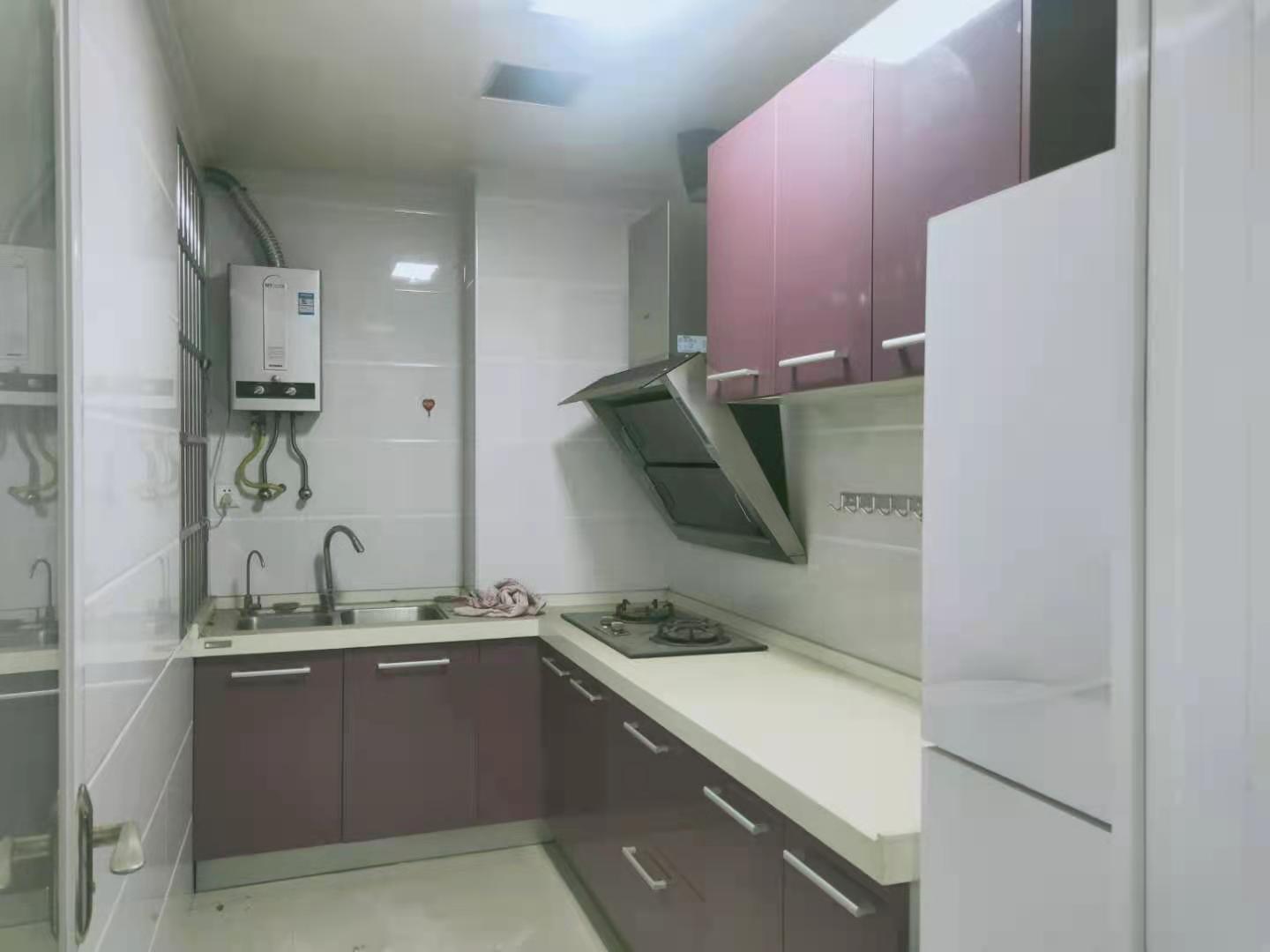 万豪城市花园  3室2厅2卫    89.0万 万豪城市花园  3室2厅2卫    89.0万厨房