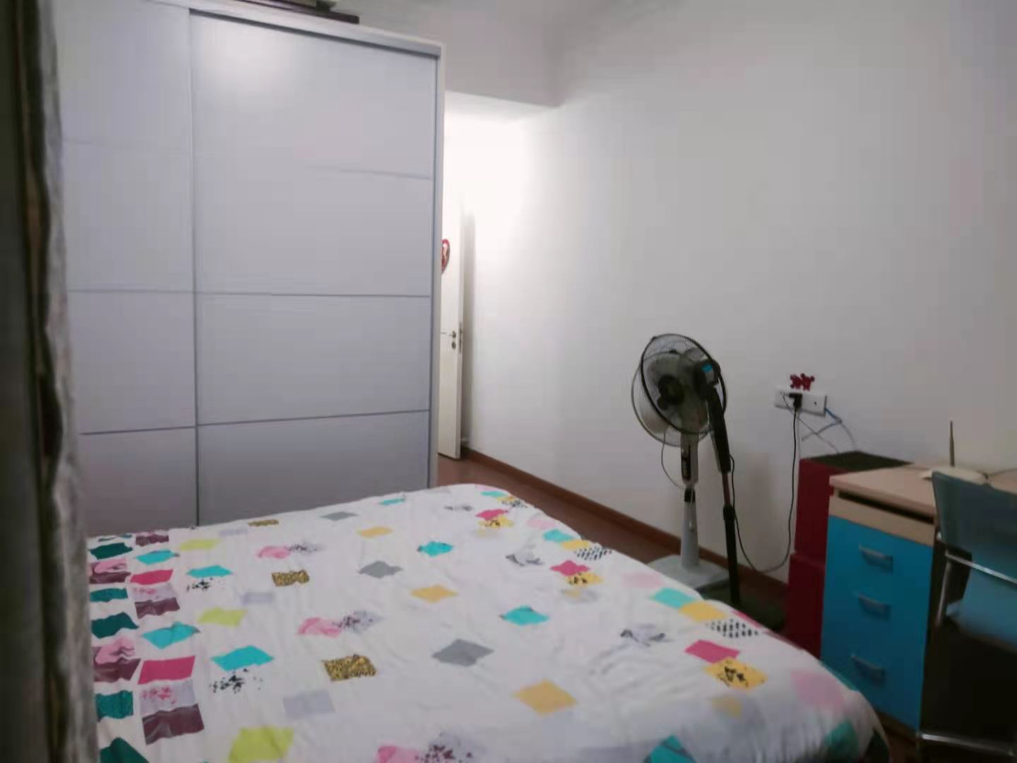 万豪城市花园  3室2厅2卫    89.0万 万豪城市花园  3室2厅2卫    89.0万卧室