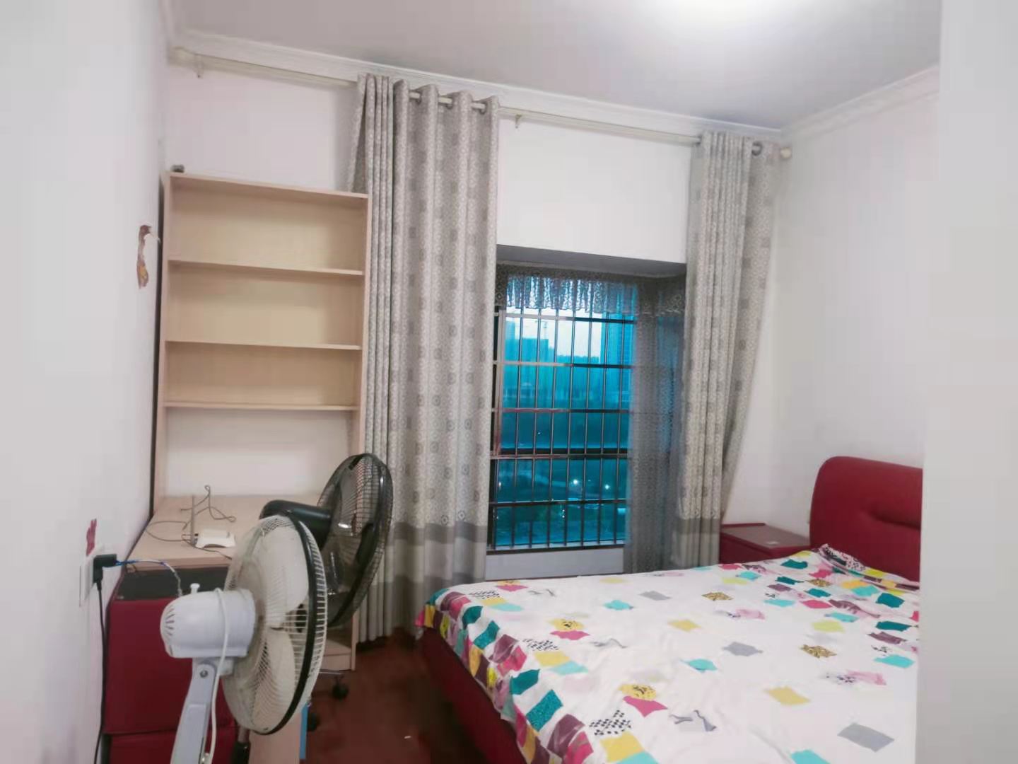 万豪城市花园  3室2厅2卫    89.0万 万豪城市花园  3室2厅2卫    89.0万卧室