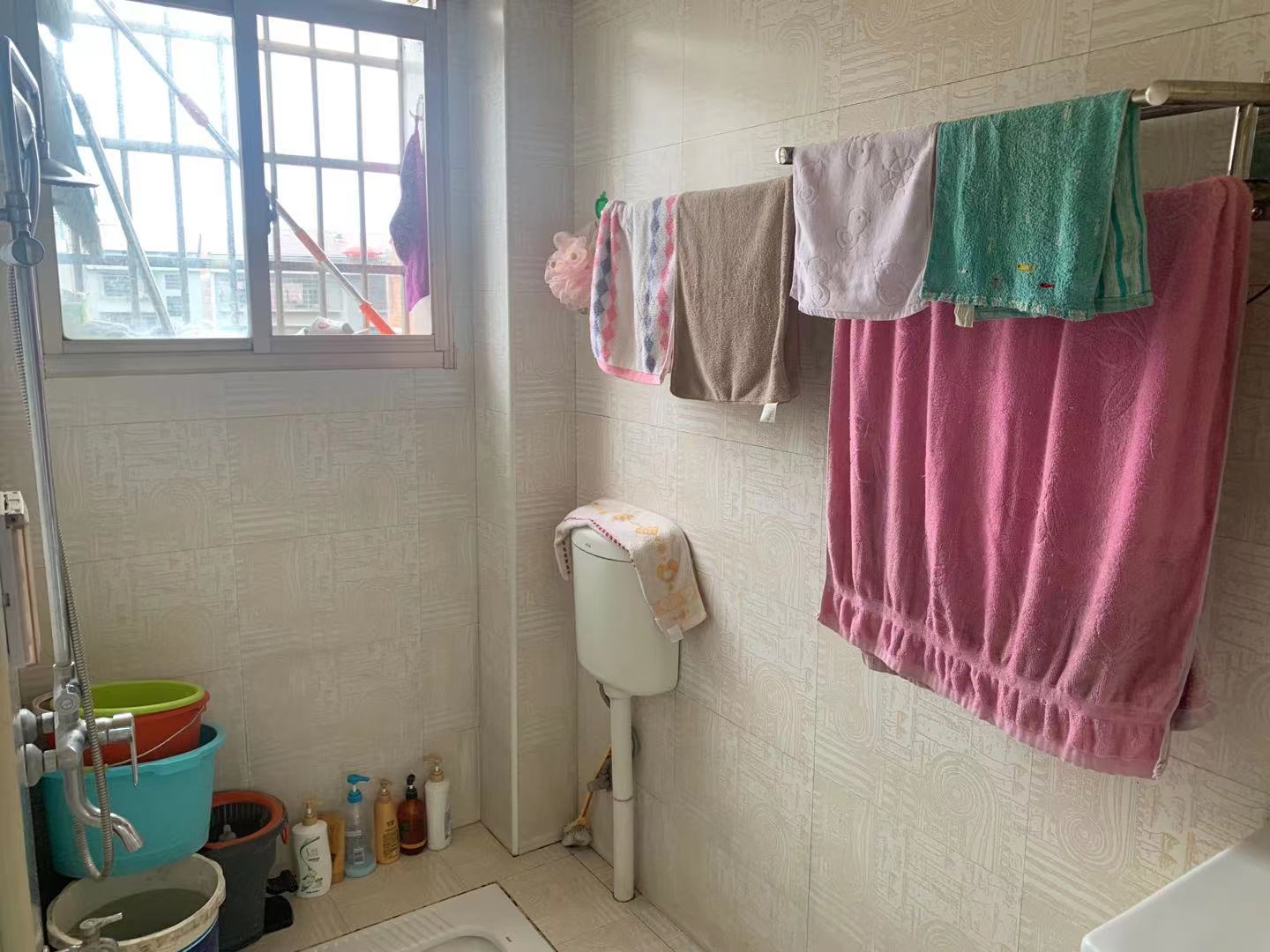 信步闲庭  2室2厅2卫    56.0万 信步闲庭  2室2厅2卫    56.0万客厅