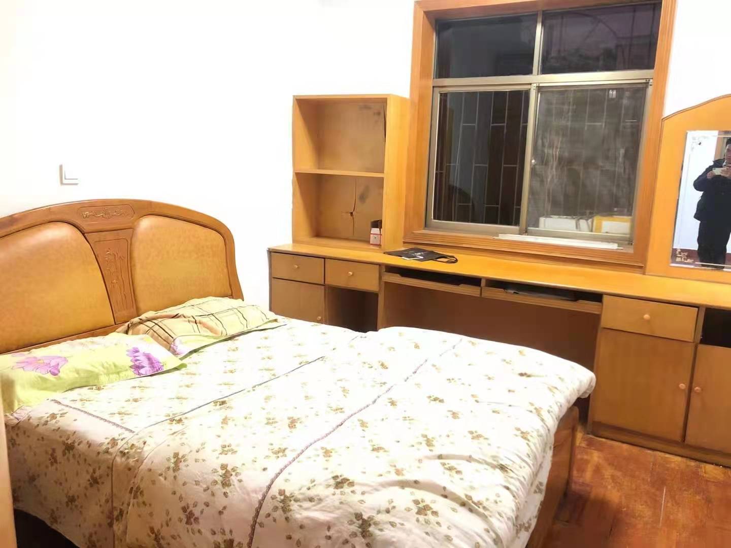 红旗村  2室2厅1卫   29.80万客厅
