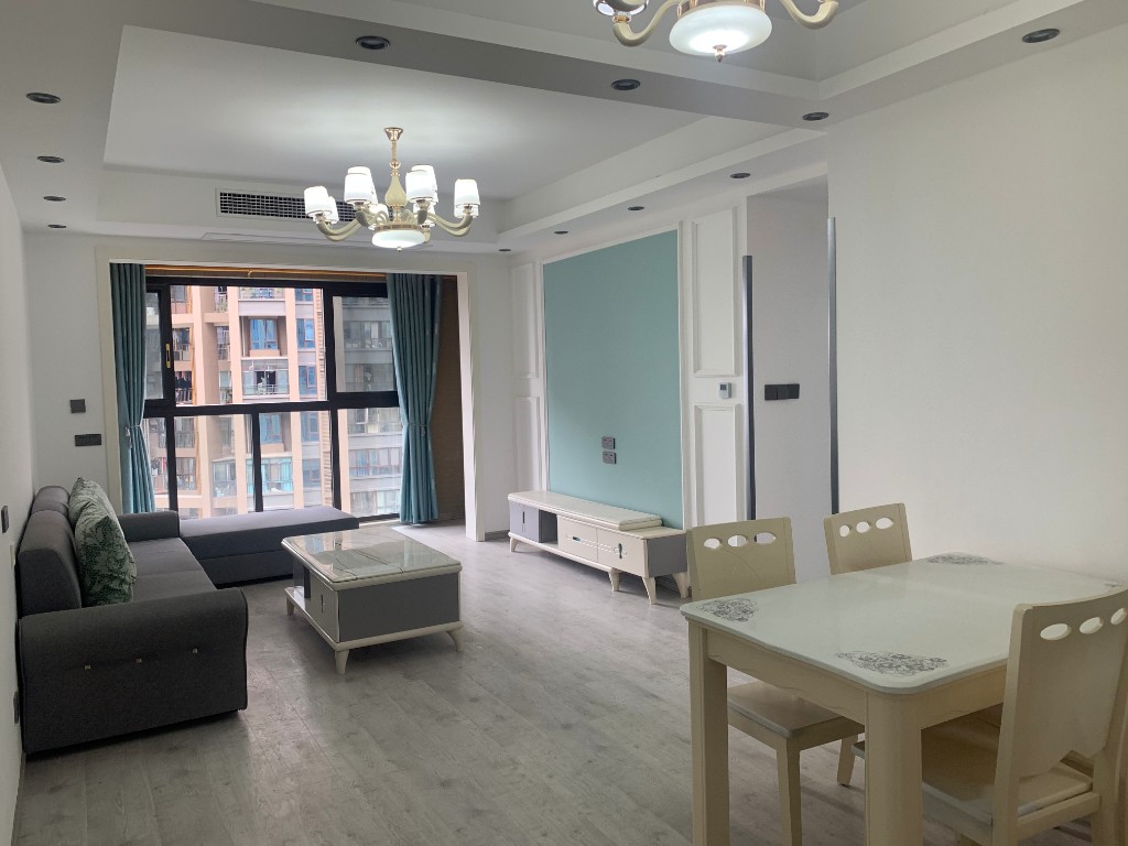 南湖世纪 3室2厅2卫 2500.0元/月 南湖世纪 3室2厅2卫 2500.0元/月室内图