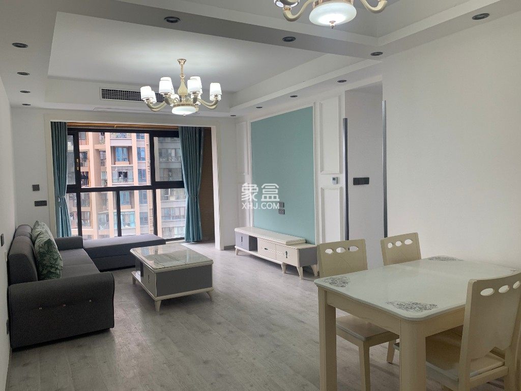 南湖世纪  3室2厅2卫    2500.0元/月