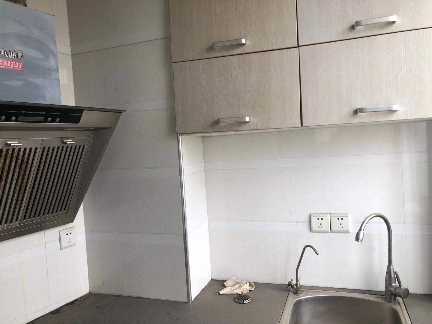 丹枫国际  1室1厅1卫    23.8万 丹枫国际  1室1厅1卫    23.8万厨房