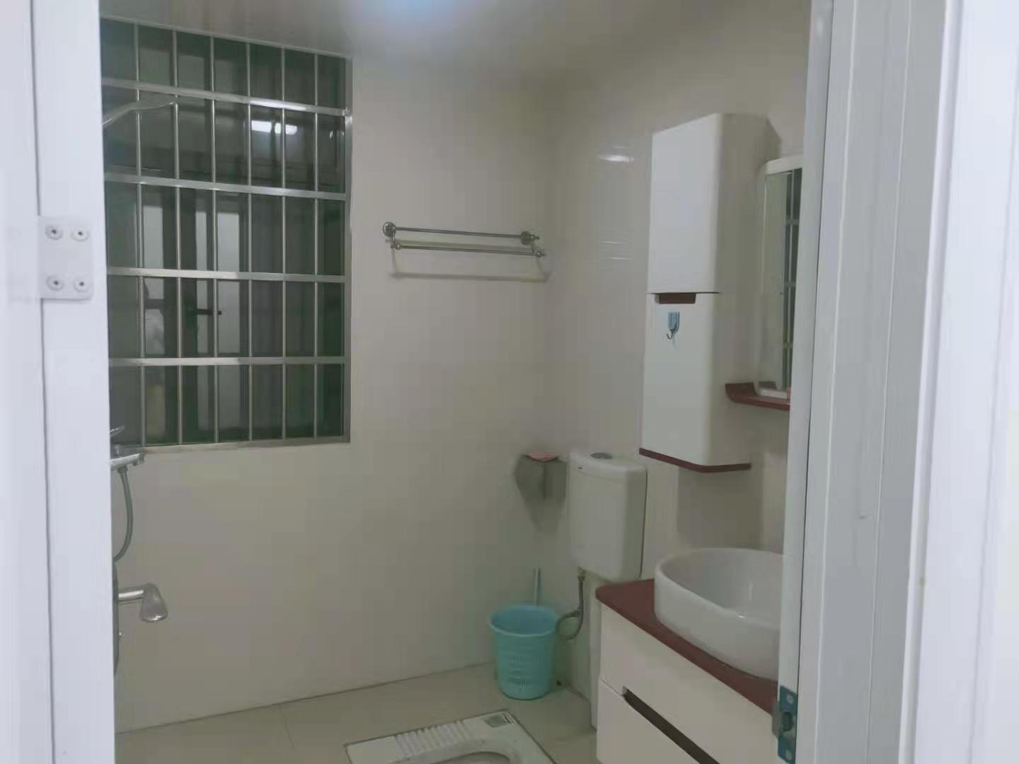 万豪城市花园  3室2厅2卫    89.0万 万豪城市花园  3室2厅2卫    89.0万卫生间