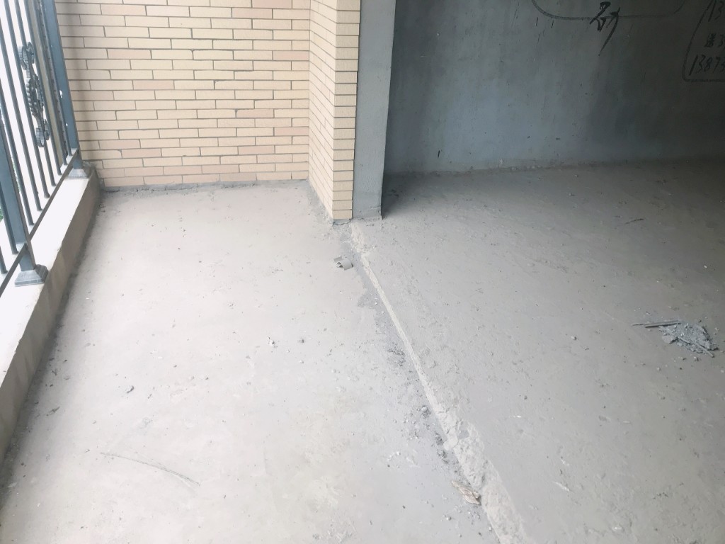 东方新城  2室2厅1卫   38.00万客厅