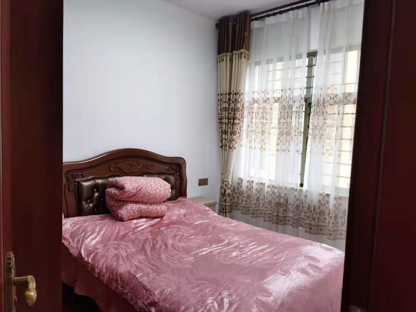 东盛佳园(检察院宿舍)  3室2厅2卫    110.8万 东盛佳园(检察院宿舍)  3室2厅2卫    110.8万卧室