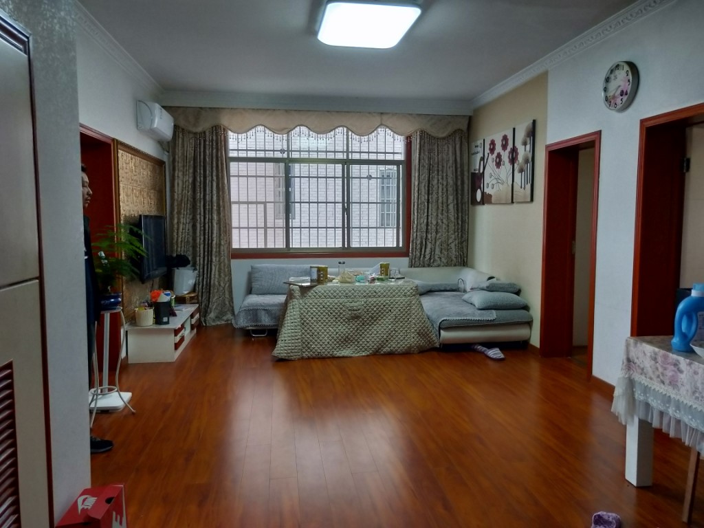 金谷市场  3室1厅1卫    58.8万 金谷市场  3室1厅1卫    58.8万客厅