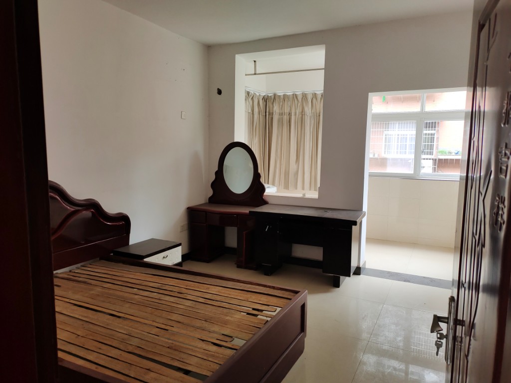 梓园社区(麻纺厂宿舍) 3室2厅1卫 1500.0元/月 梓园社区(麻纺厂宿舍) 3室2厅1卫 1500.0元/月室内图