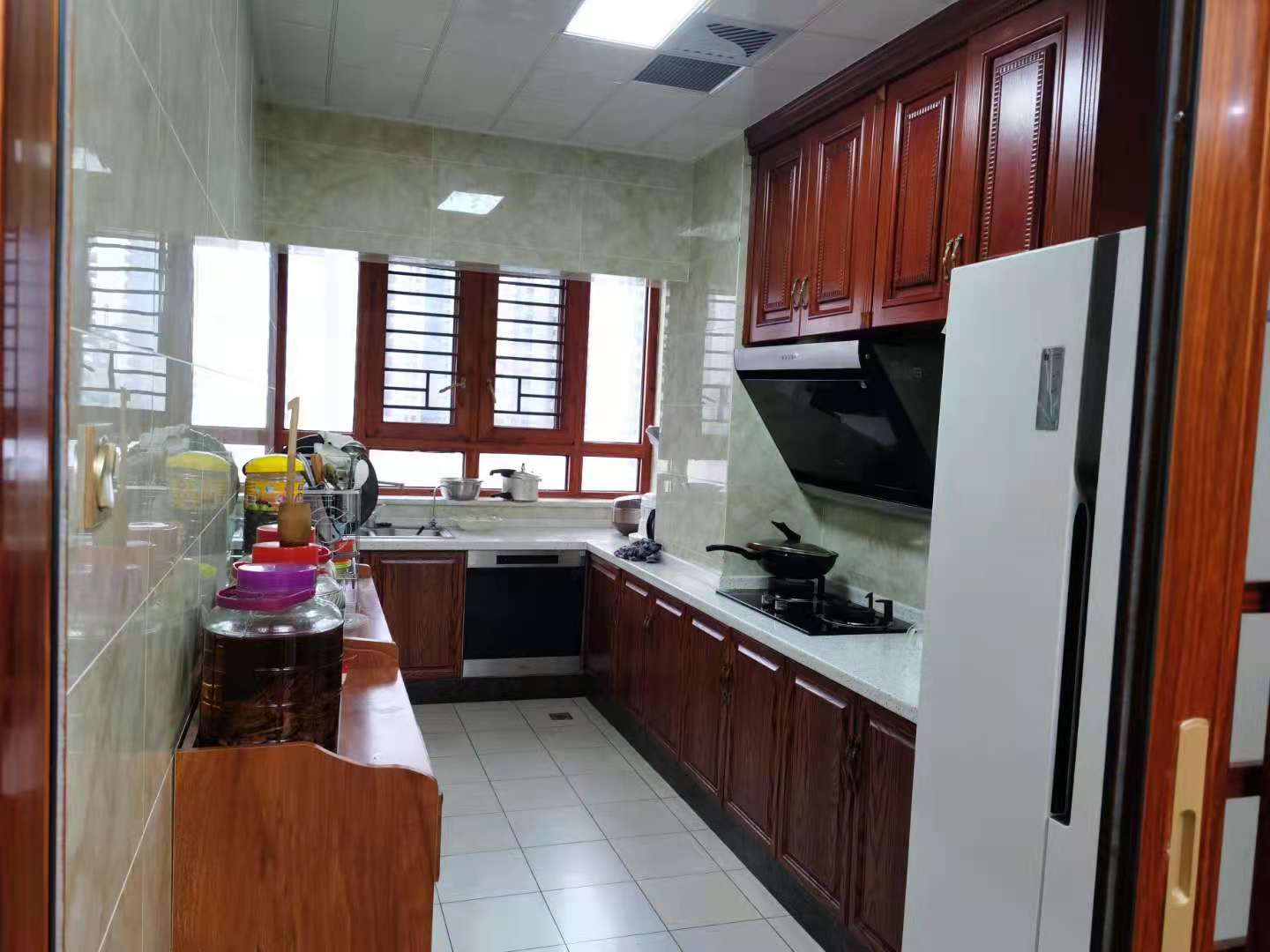 东盛佳园(检察院宿舍)  3室2厅2卫    110.8万 东盛佳园(检察院宿舍)  3室2厅2卫    110.8万客厅