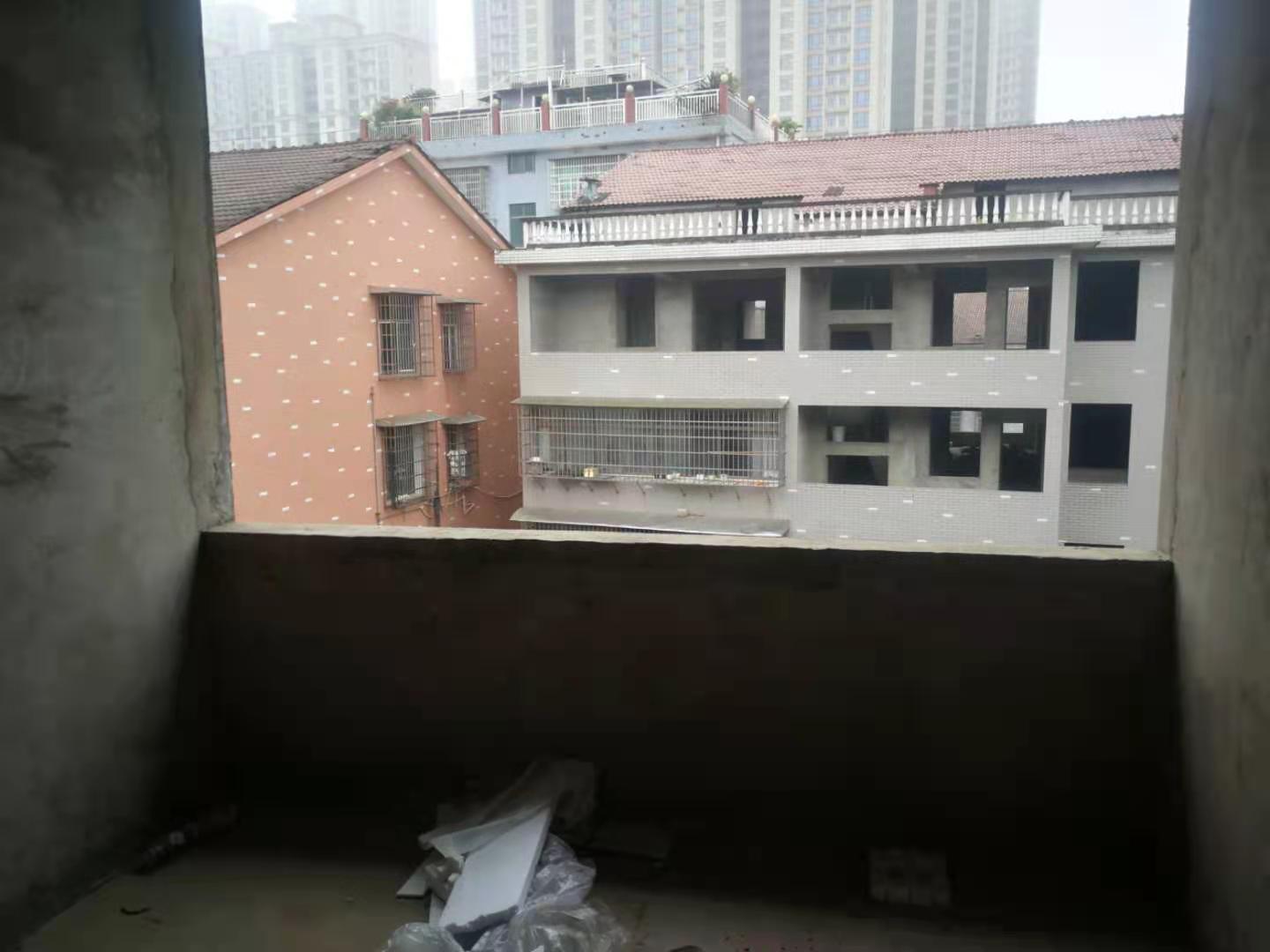 晓园嘉苑  3室2厅1卫    24.0万客厅