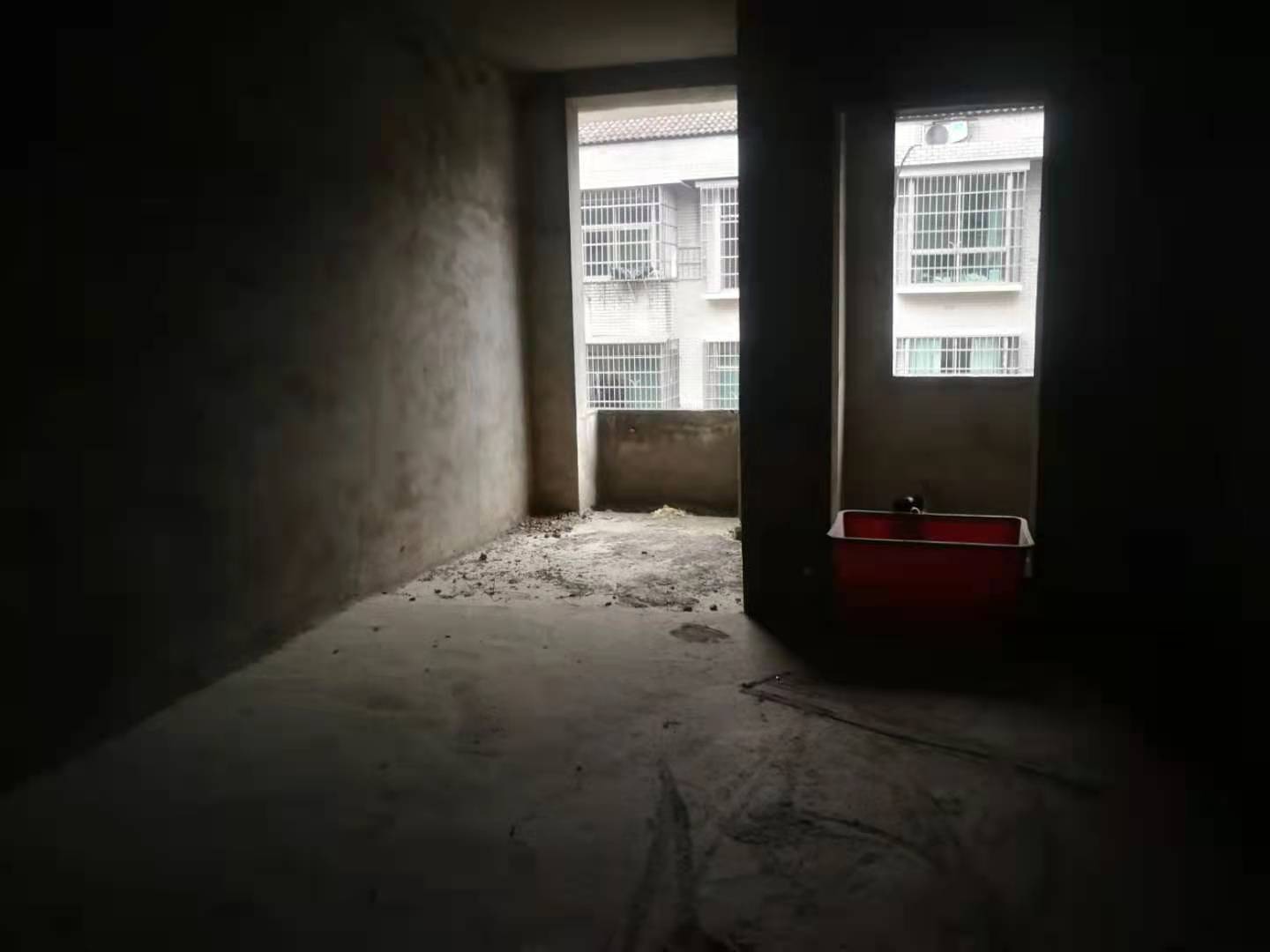 晓园嘉苑  3室2厅1卫    24.0万卧室