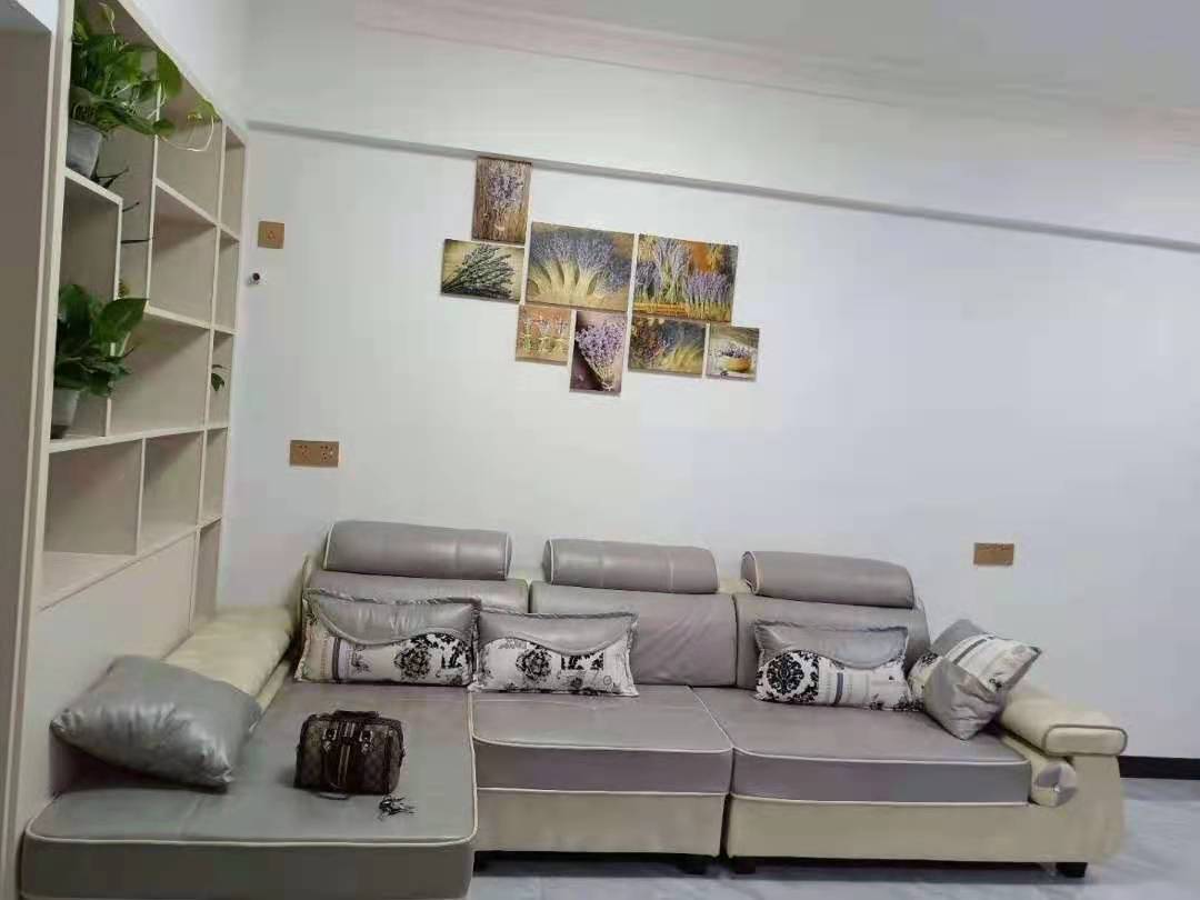 百弘学府城  2室1厅1卫    45.8万 百弘学府城  2室1厅1卫    45.8万客厅