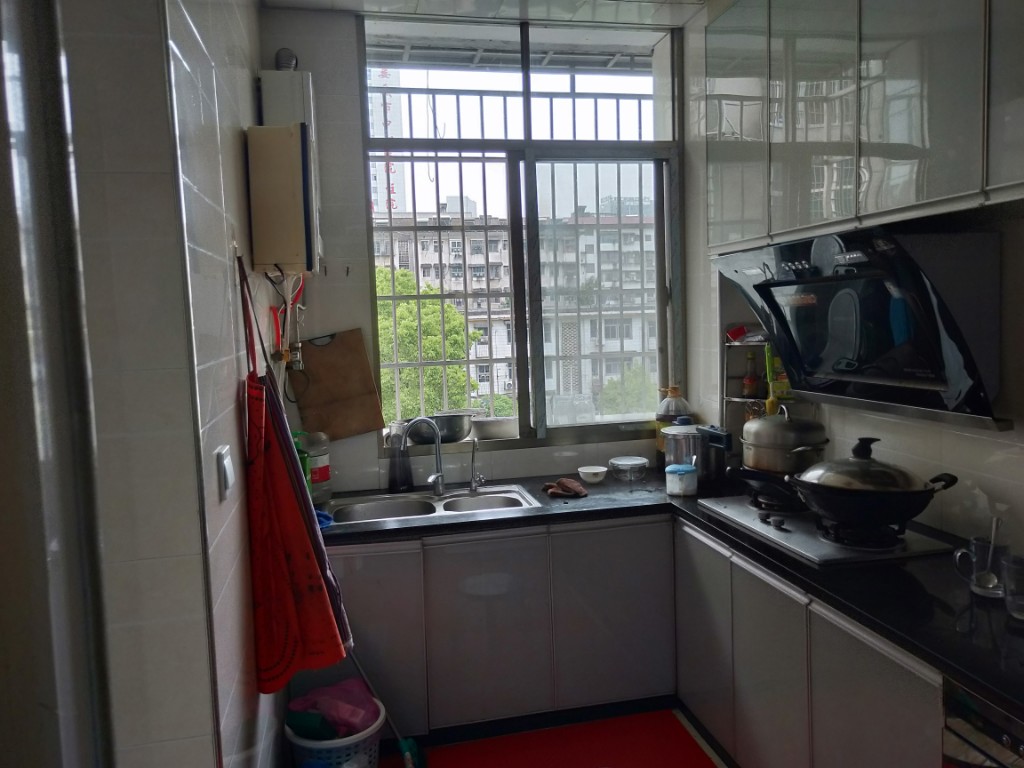 金谷市场  3室1厅1卫    58.8万 金谷市场  3室1厅1卫    58.8万厨房