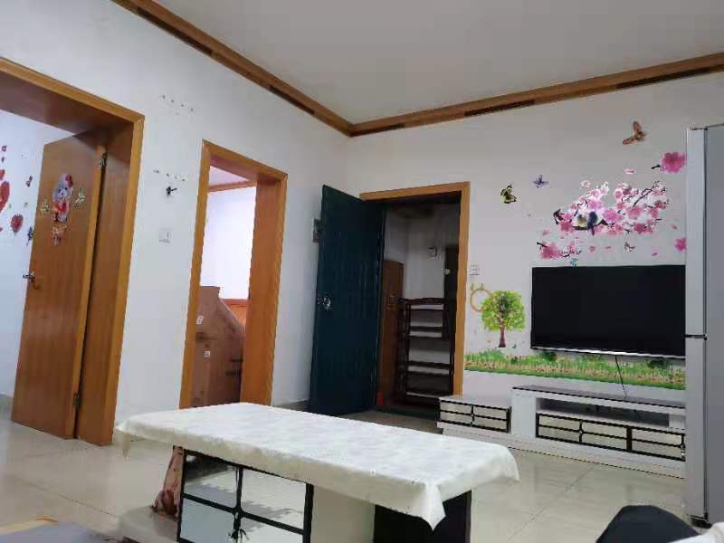 湘运小区金钩山路12号 2室2厅1卫 1200.0元/月 湘运小区金钩山路12号 2室2厅1卫 1200.0元/月室内图