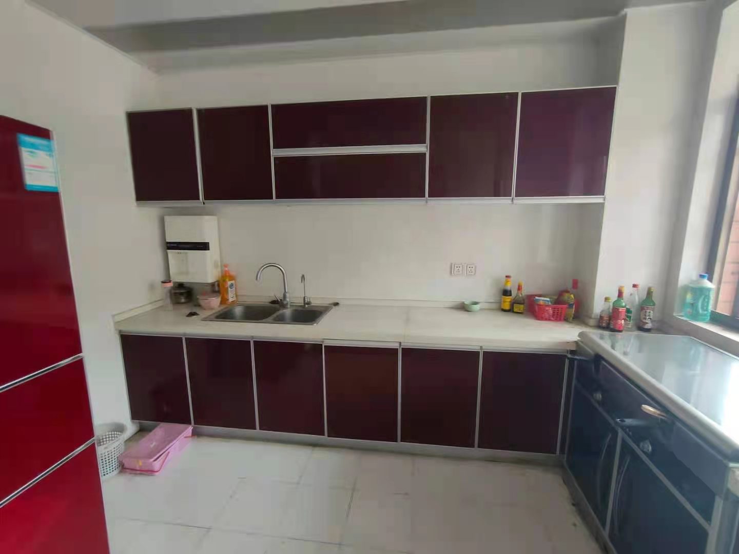 新公安局民警住宅小区  4室2厅2卫    110.0万 新公安局民警住宅小区  4室2厅2卫    110.0万厨房