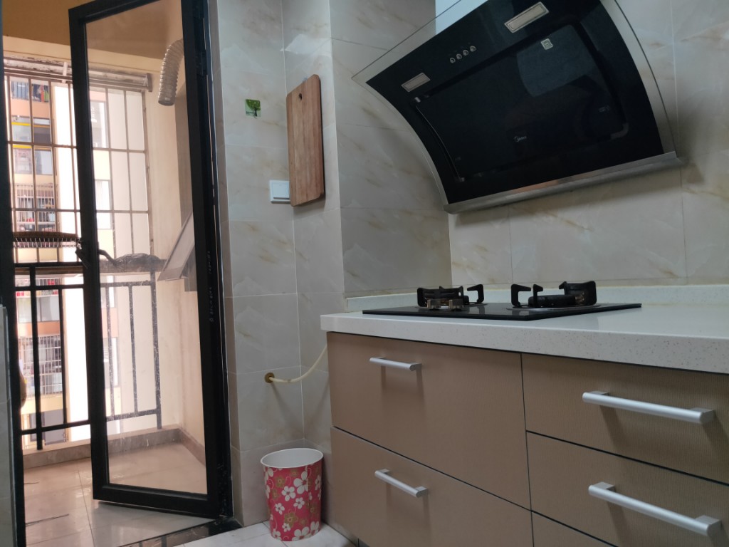 鑫苑鑫都汇(一期)  2室1厅1卫    2100.0元/月 鑫苑鑫都汇(一期)  2室1厅1卫    2100.0元/月