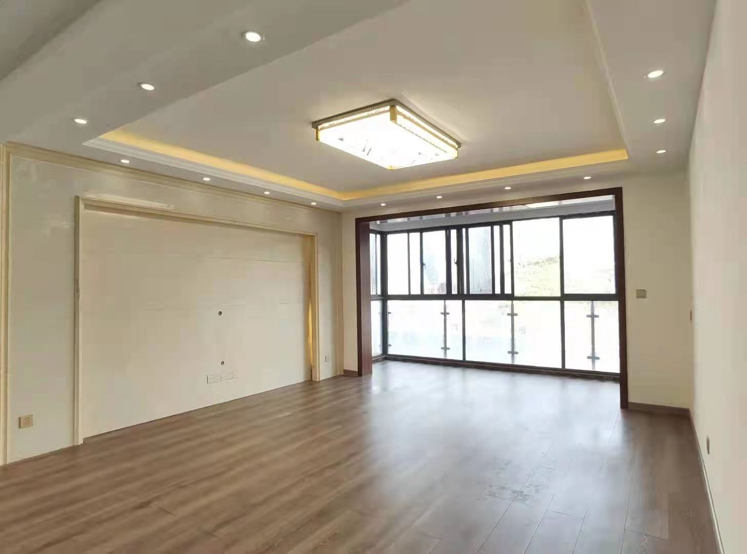 观山小区  4室1厅1卫   3800.00元/月室内图