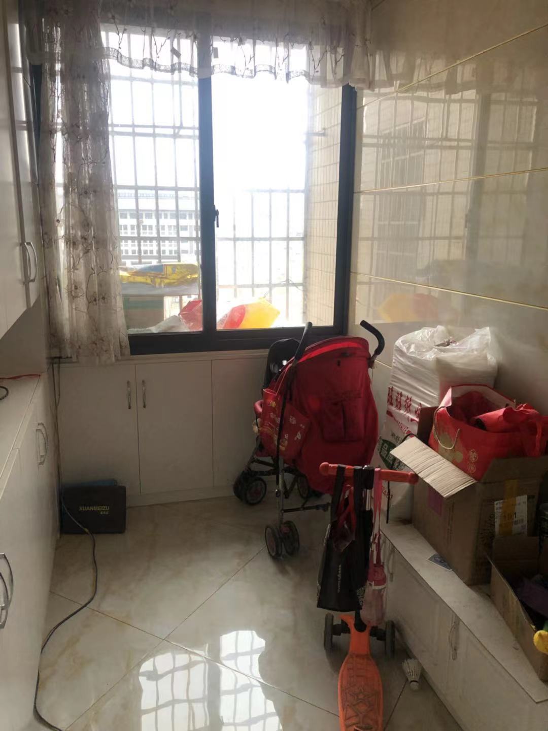 汇通国际  4室2厅2卫    115.0万 汇通国际  4室2厅2卫    115.0万阳台D