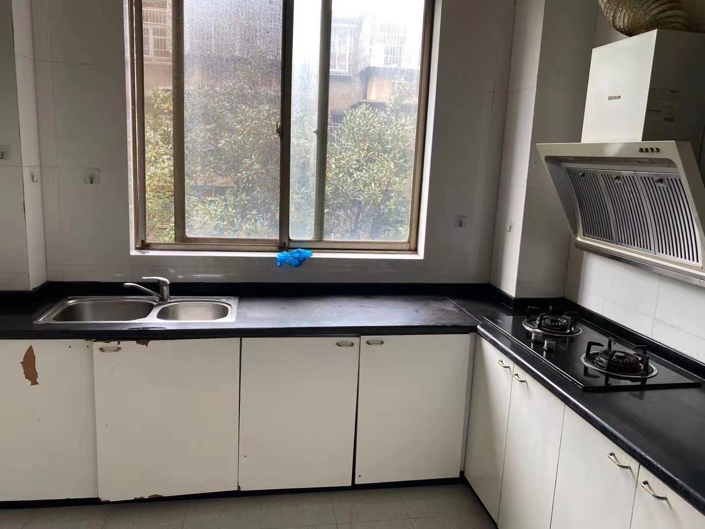 大众家园 3室2厅2卫 1600.0元/月 大众家园 3室2厅2卫 1600.0元/月小区图