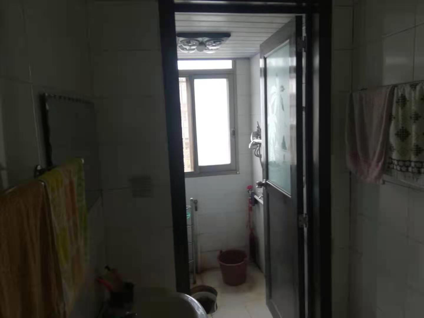 银竹苑小区  3室2厅2卫   1800.00元/月室内图