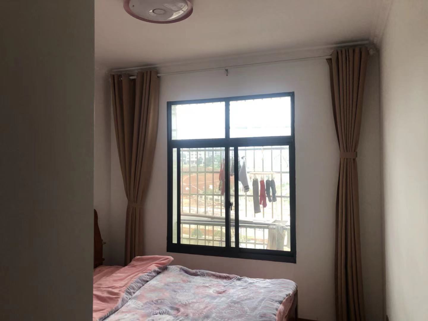 汇通国际  4室2厅2卫    115.0万 汇通国际  4室2厅2卫    115.0万卧室