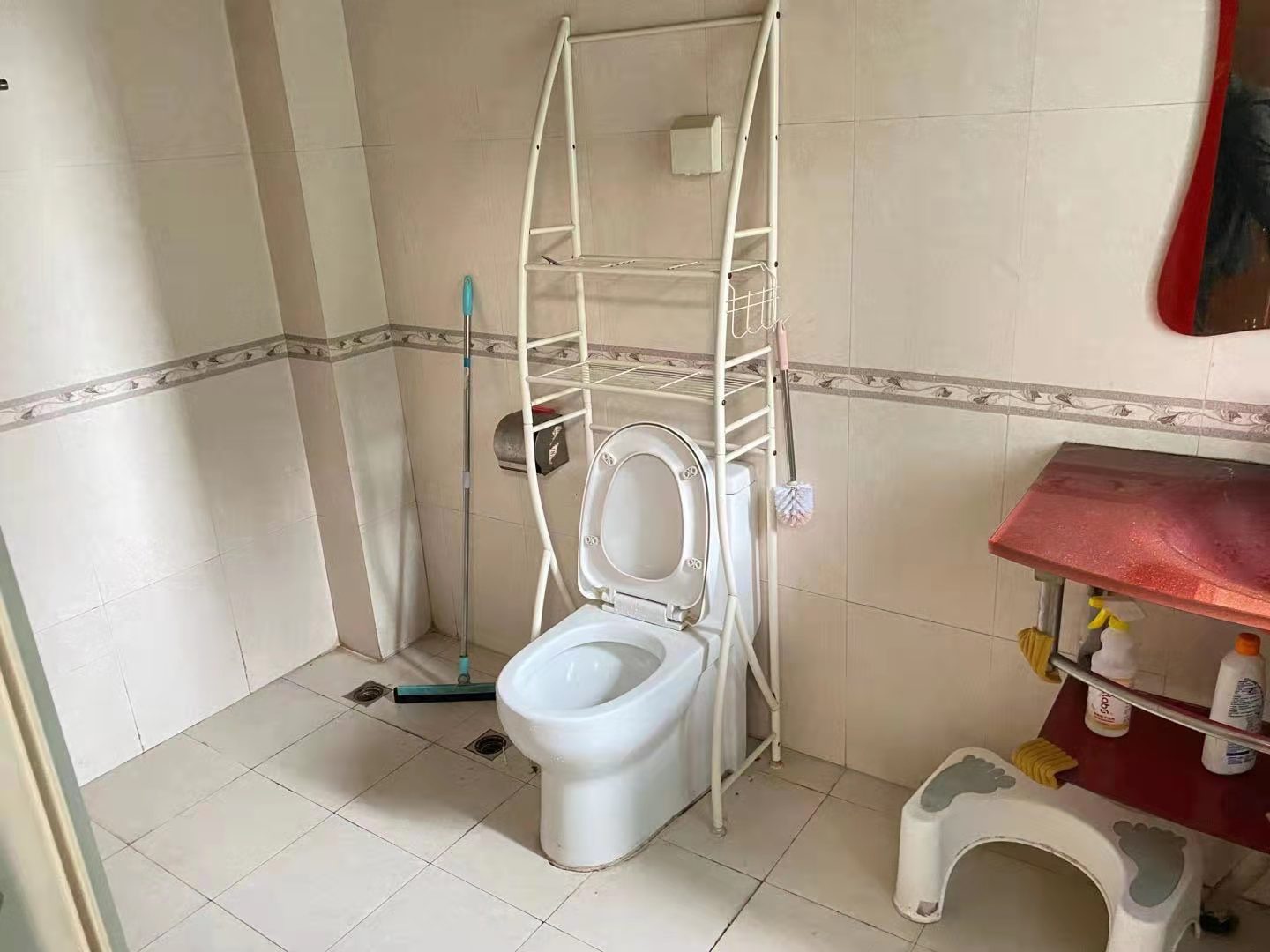 大众家园 3室2厅2卫 1600.0元/月 大众家园 3室2厅2卫 1600.0元/月小区图