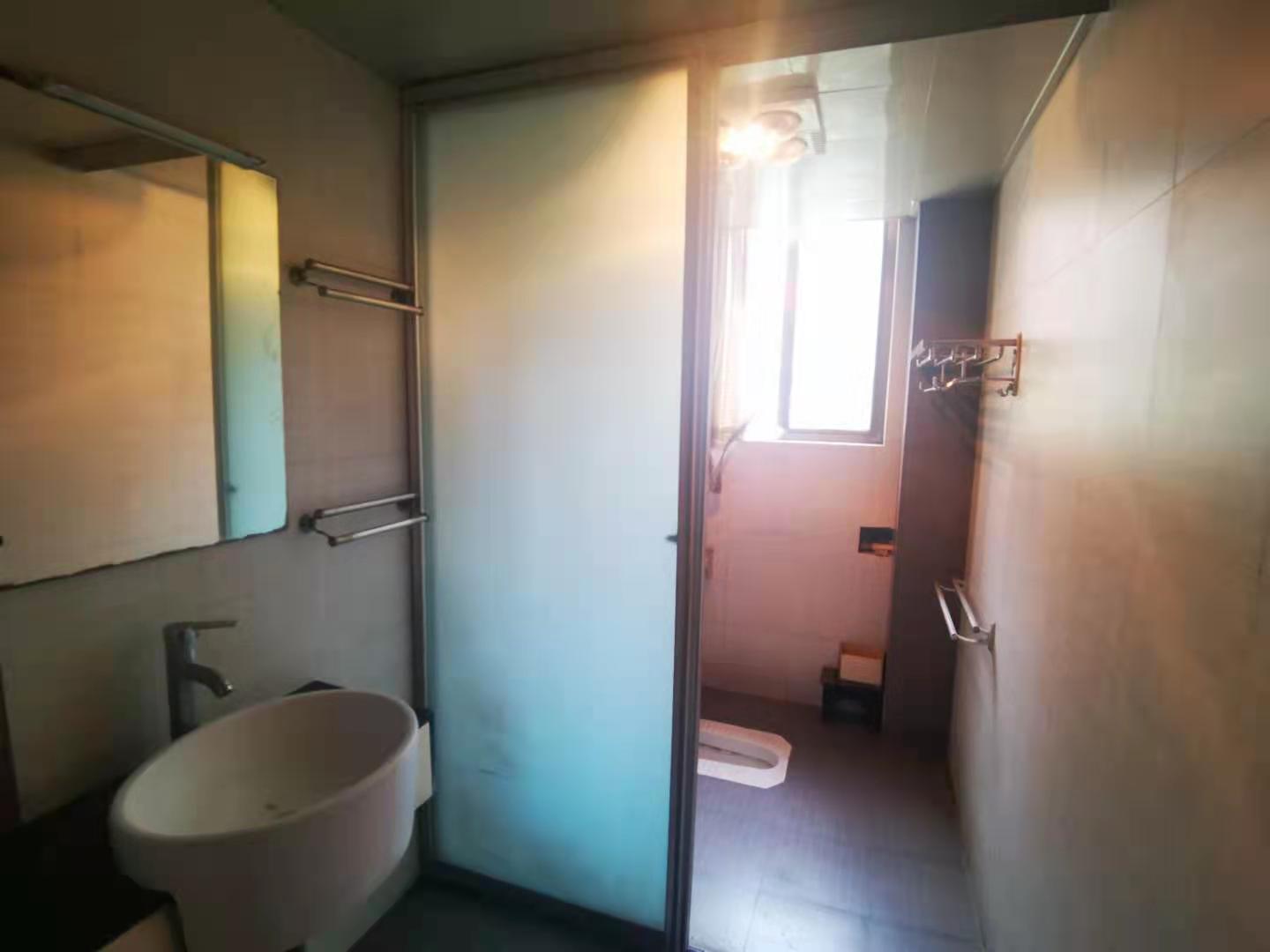 盘龙名府 3室2厅1卫 58.0万 盘龙名府 3室2厅1卫 58.0万客厅