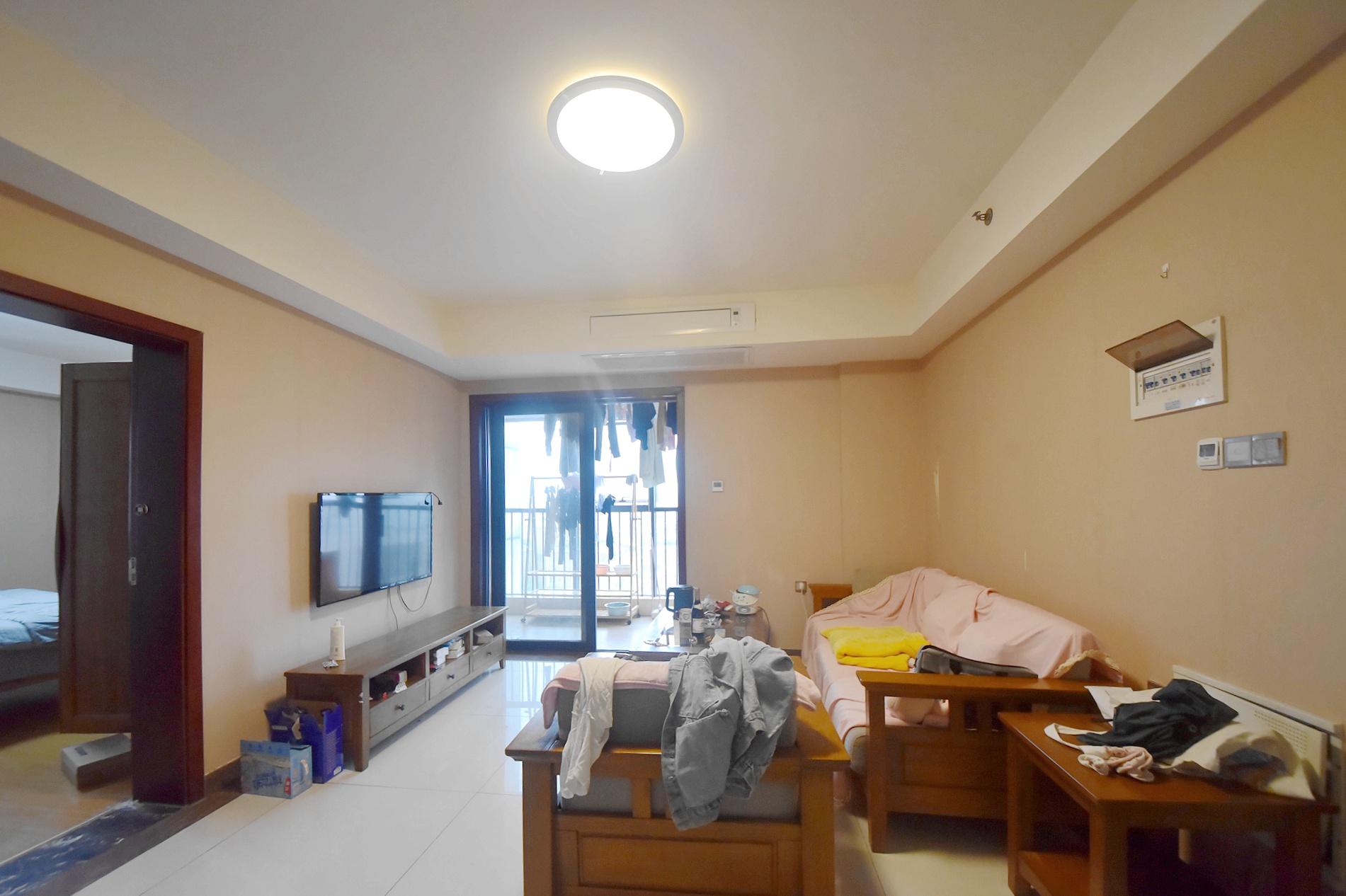 东塘瑞府  2室1厅1卫   102.20万客厅