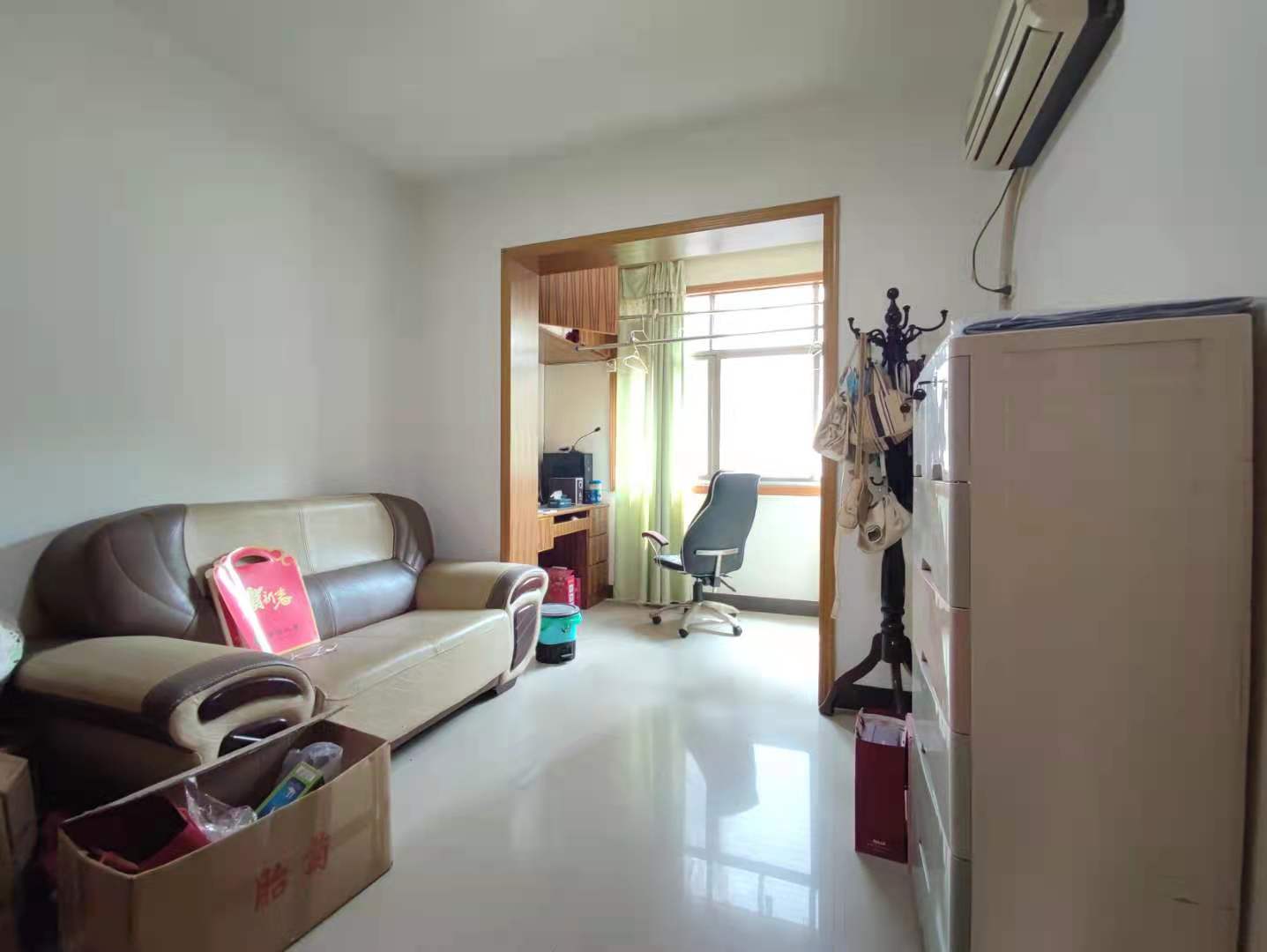 四机总厂家属区  3室2厅1卫   1400.00元/月室内图