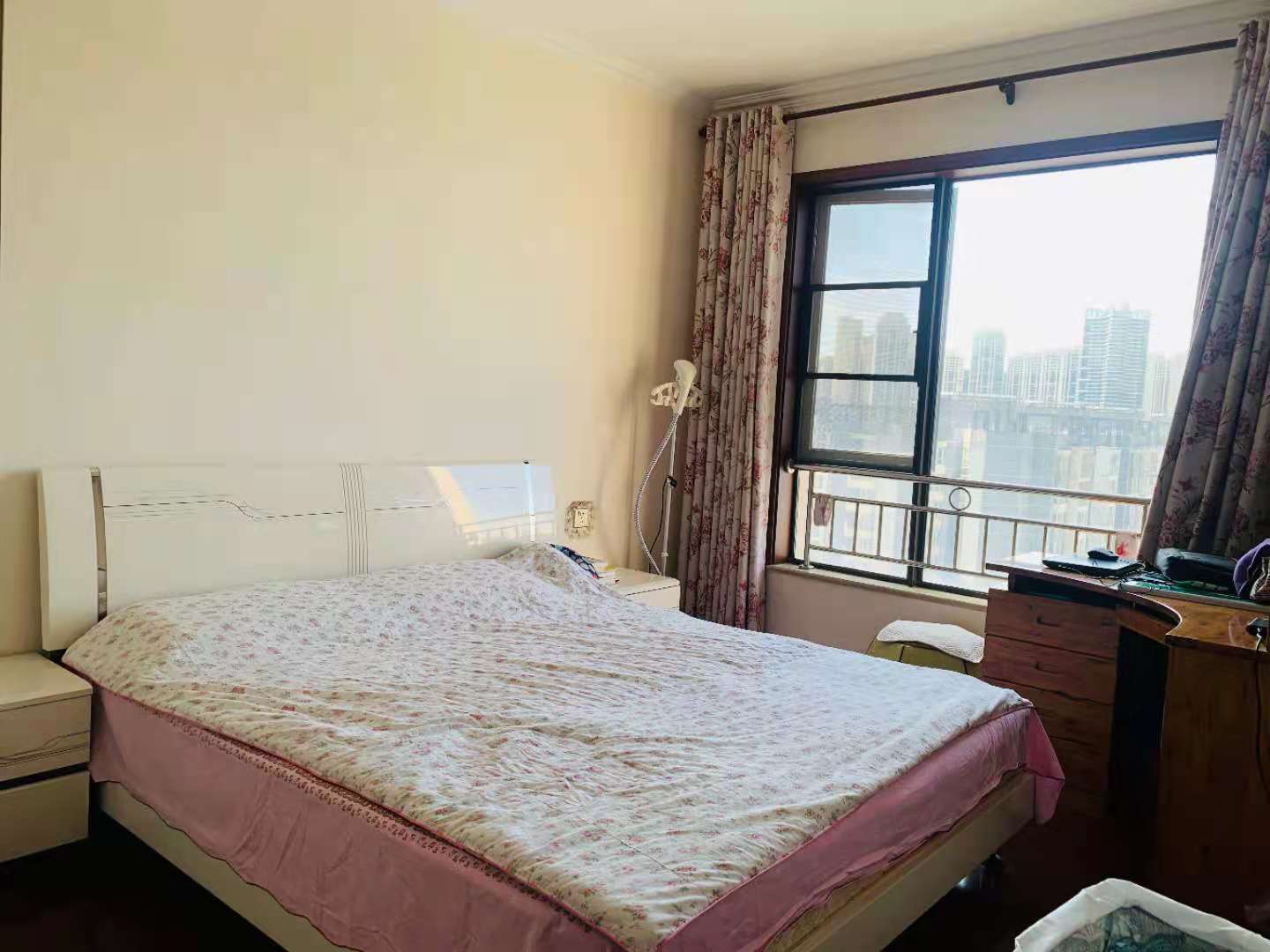 佳兆业君汇上品  3室2厅1卫   230.00万客厅