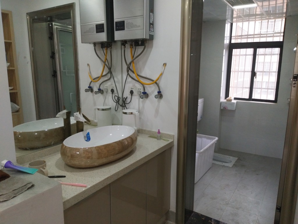 梓山豪苑  3室2厅2卫    92.0万 梓山豪苑  3室2厅2卫    92.0万卫生间