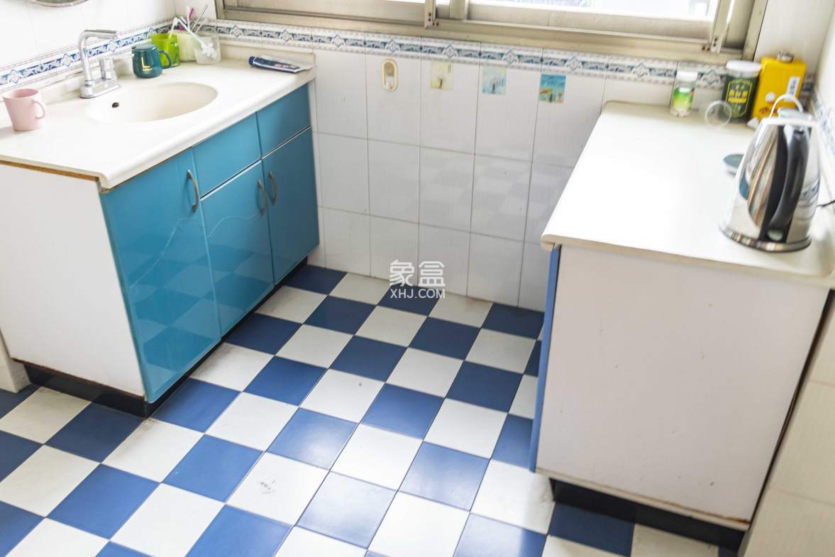 益安小区  3室3厅2卫    77.8万 益安小区  3室3厅2卫    77.8万卫生间